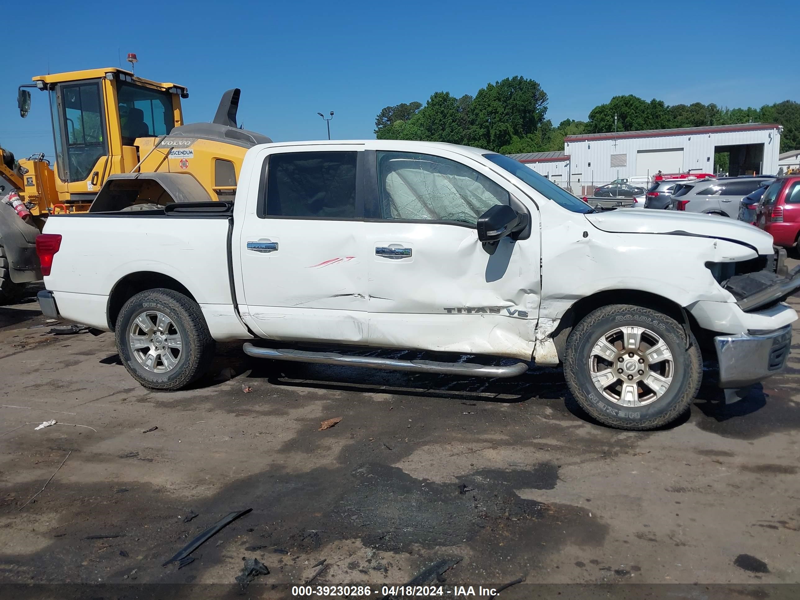 Photo 12 VIN: 1N6AA1EJ6JN525784 - NISSAN TITAN 