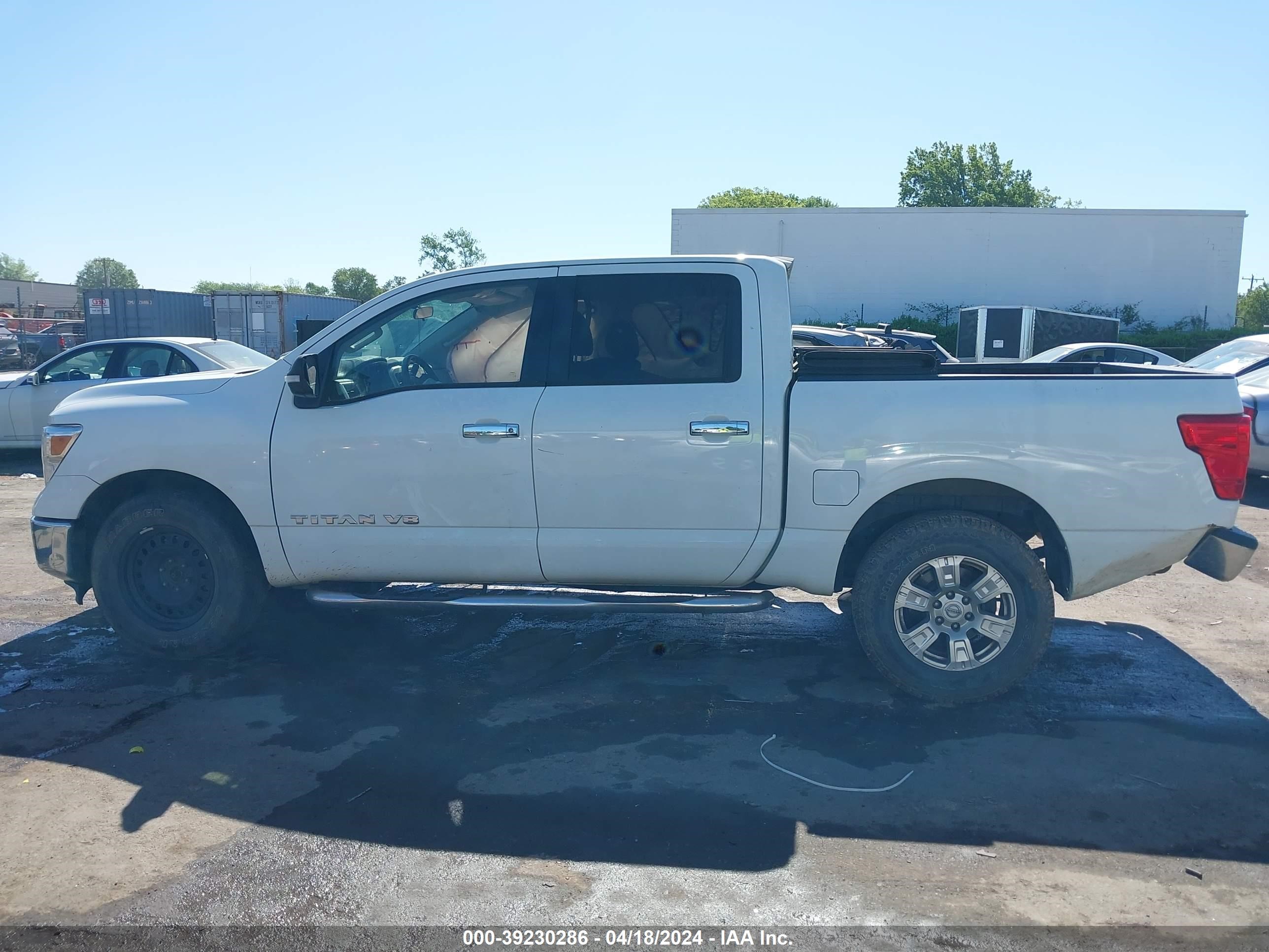 Photo 13 VIN: 1N6AA1EJ6JN525784 - NISSAN TITAN 