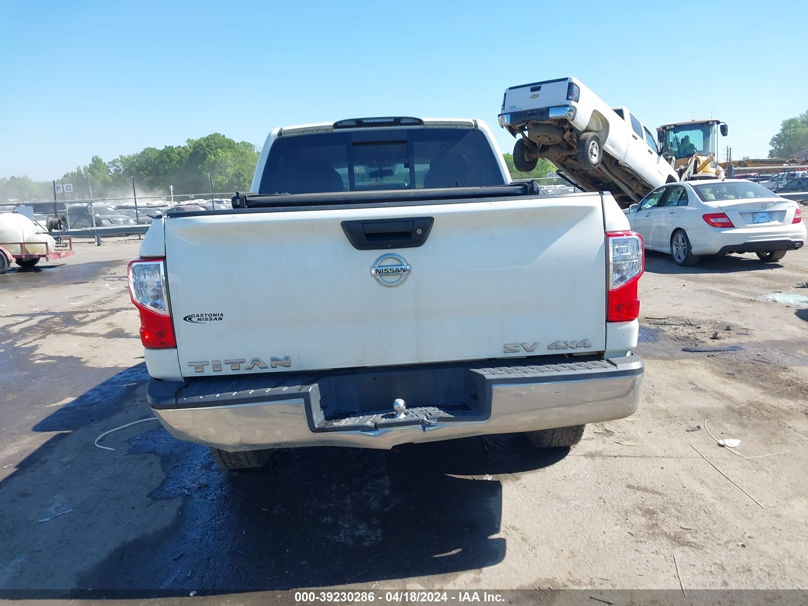 Photo 15 VIN: 1N6AA1EJ6JN525784 - NISSAN TITAN 