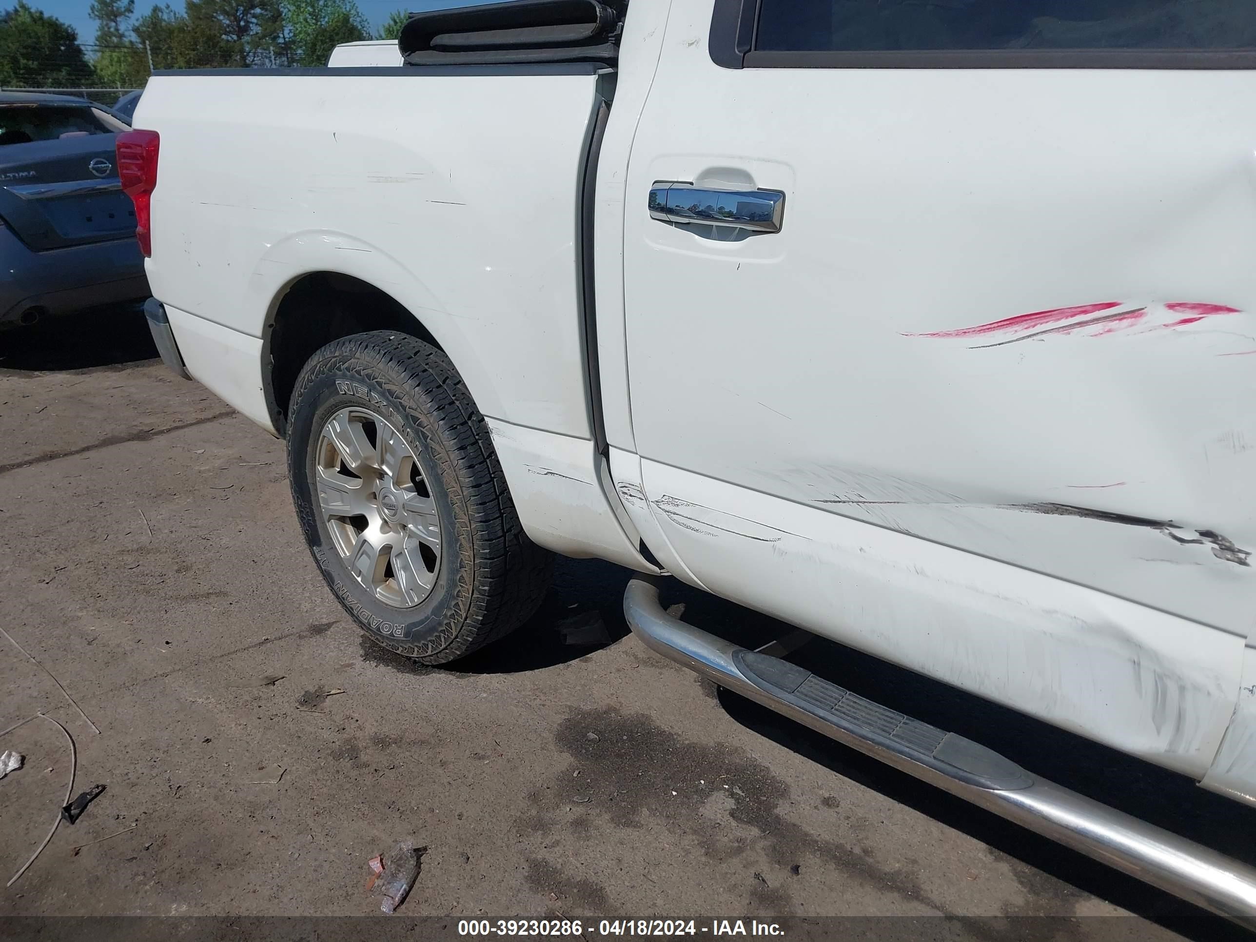 Photo 17 VIN: 1N6AA1EJ6JN525784 - NISSAN TITAN 