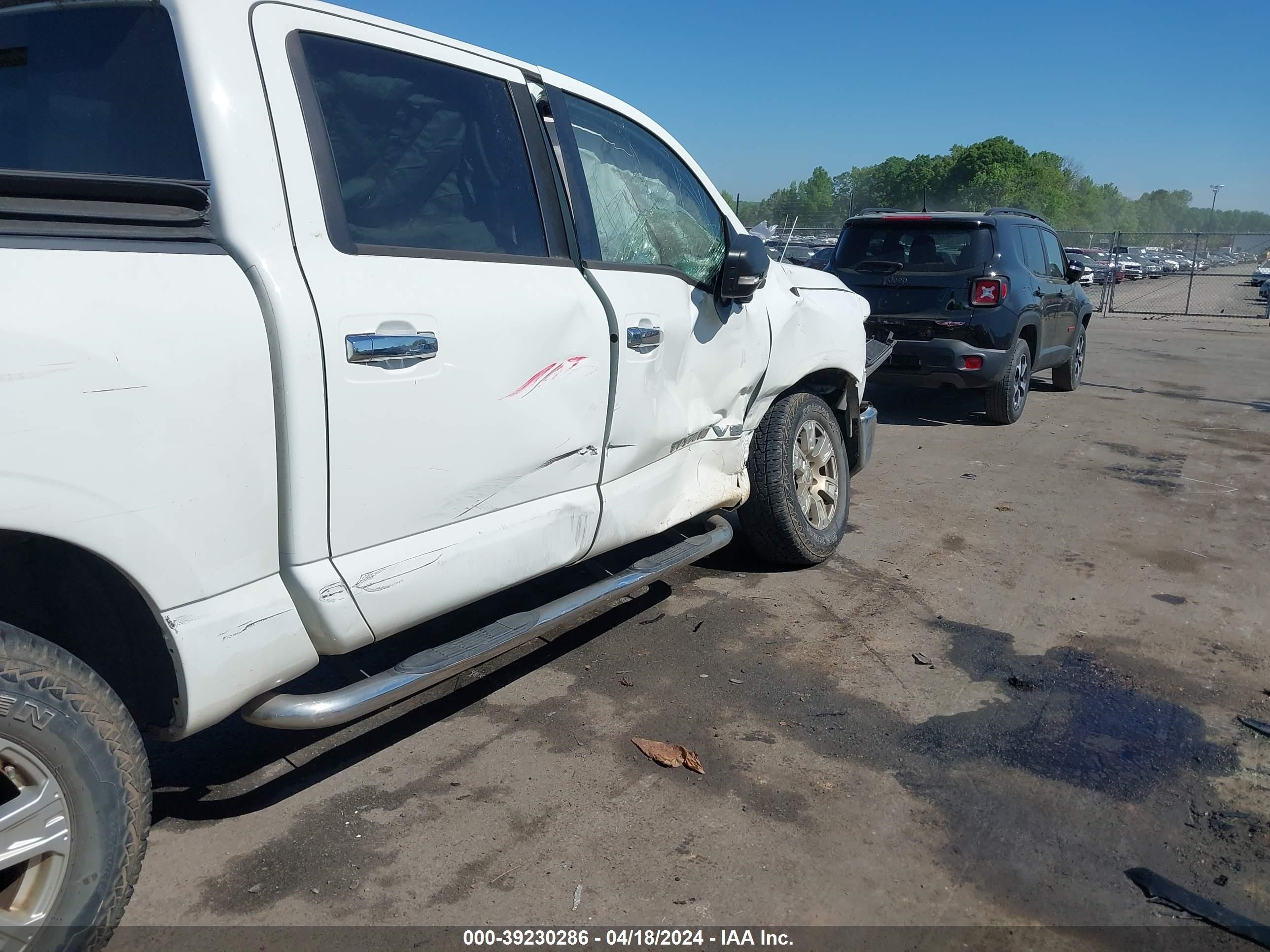 Photo 18 VIN: 1N6AA1EJ6JN525784 - NISSAN TITAN 