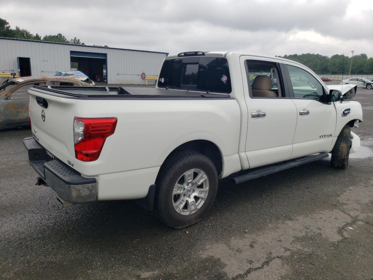 Photo 2 VIN: 1N6AA1EK3HN506015 - NISSAN TITAN 