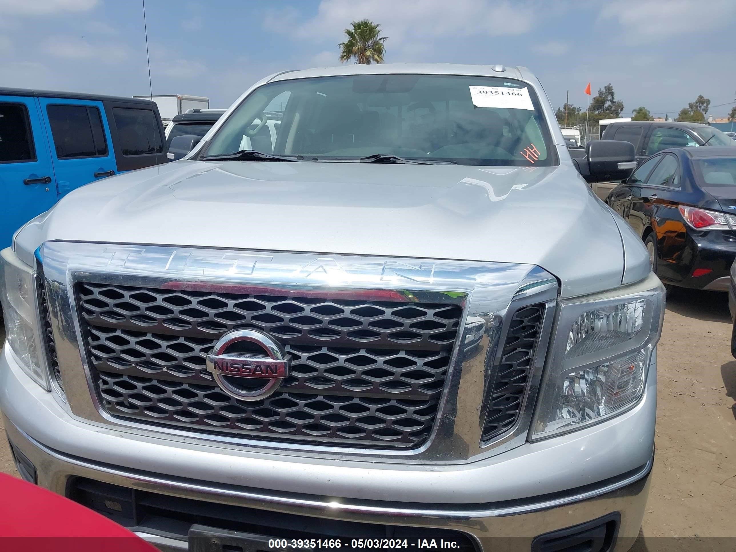 Photo 11 VIN: 1N6AA1EK5HN555247 - NISSAN TITAN 