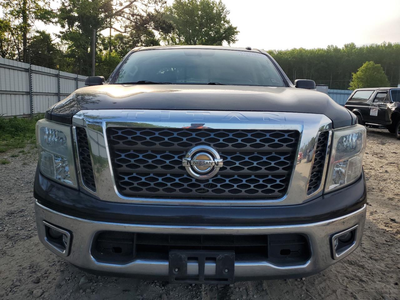 Photo 4 VIN: 1N6AA1EK7HN505871 - NISSAN TITAN 