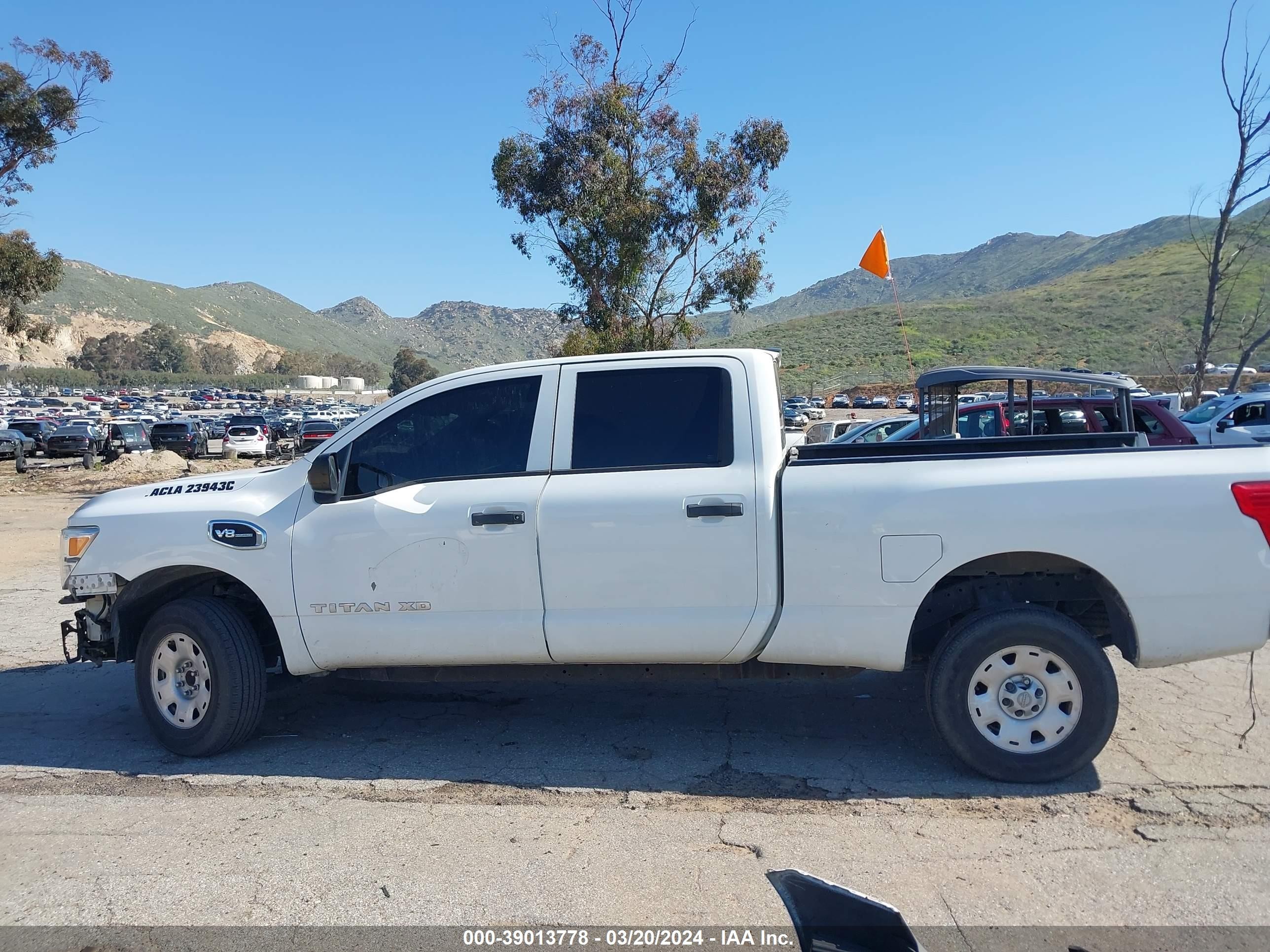 Photo 14 VIN: 1N6AA1F14HN553558 - NISSAN TERRANO 