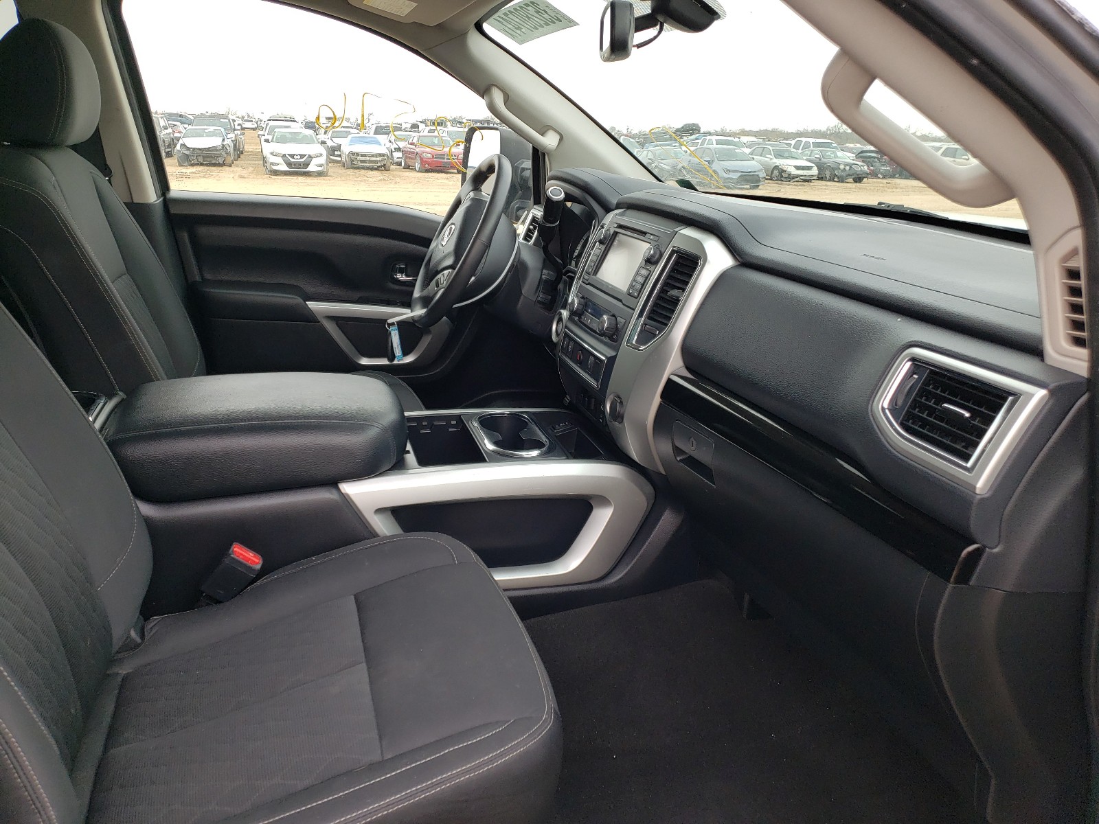 Photo 4 VIN: 1N6AA1F23HN552393 - NISSAN TITAN XD S 