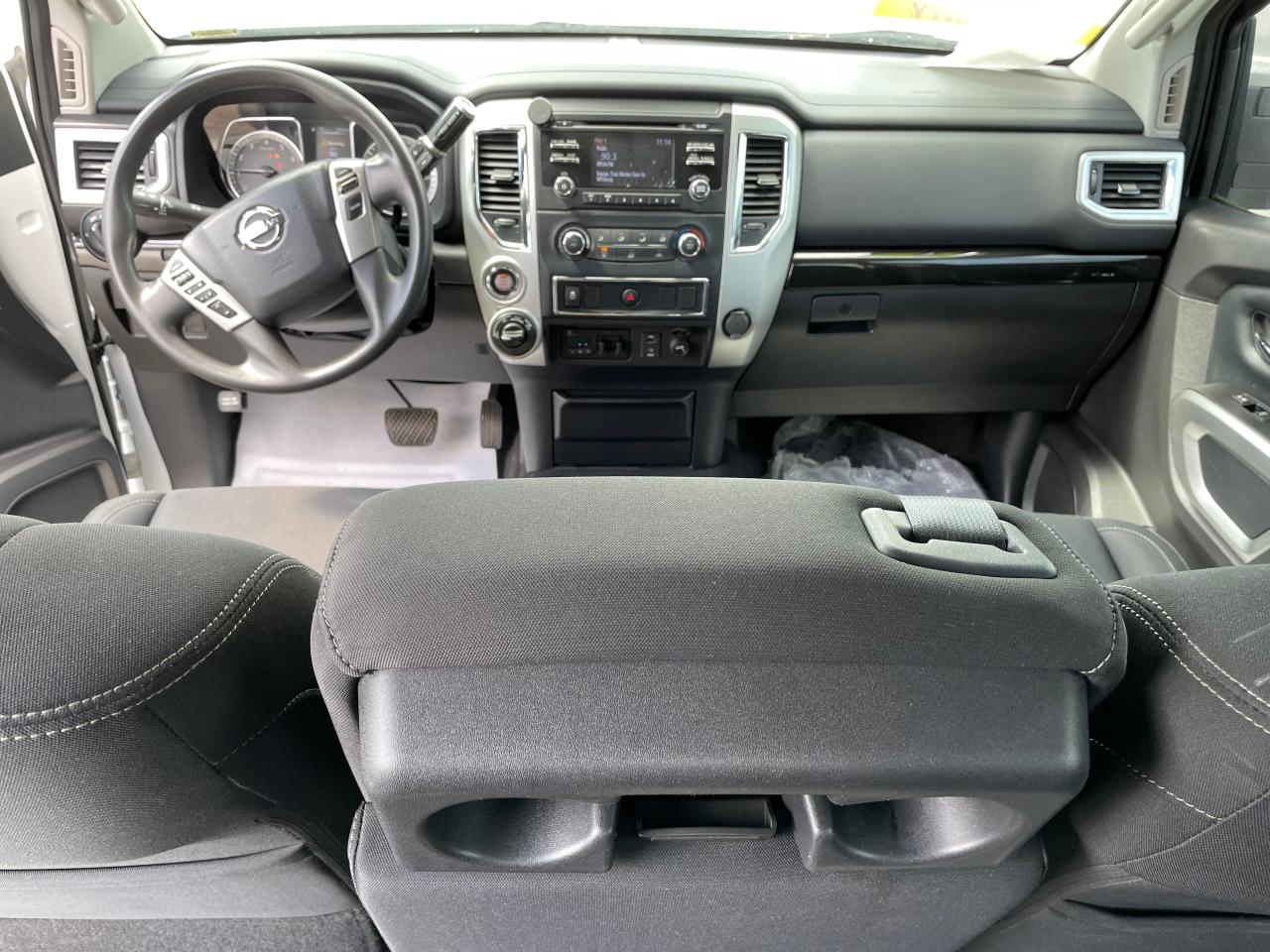 Photo 8 VIN: 1N6AA1F35JN510922 - NISSAN TITAN 