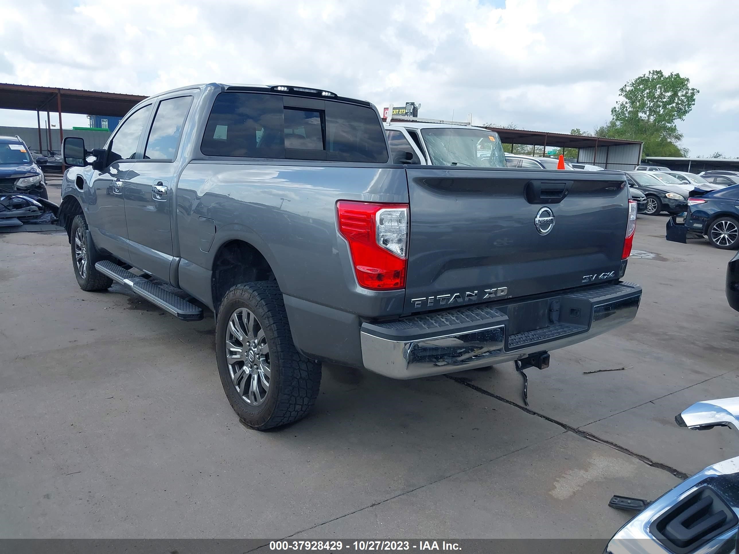 Photo 2 VIN: 1N6AA1F39JN501737 - NISSAN TITAN XD 