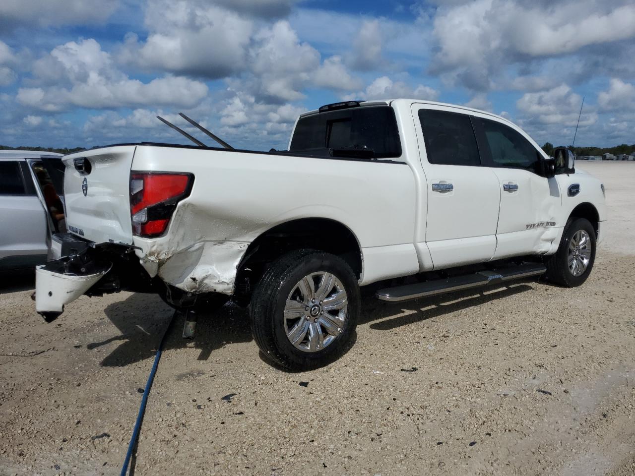 Photo 2 VIN: 1N6AA1FB6LN510325 - NISSAN TITAN 