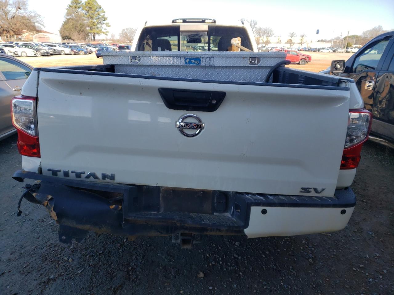 Photo 9 VIN: 1N6AA1R74HN533956 - NISSAN TITAN 