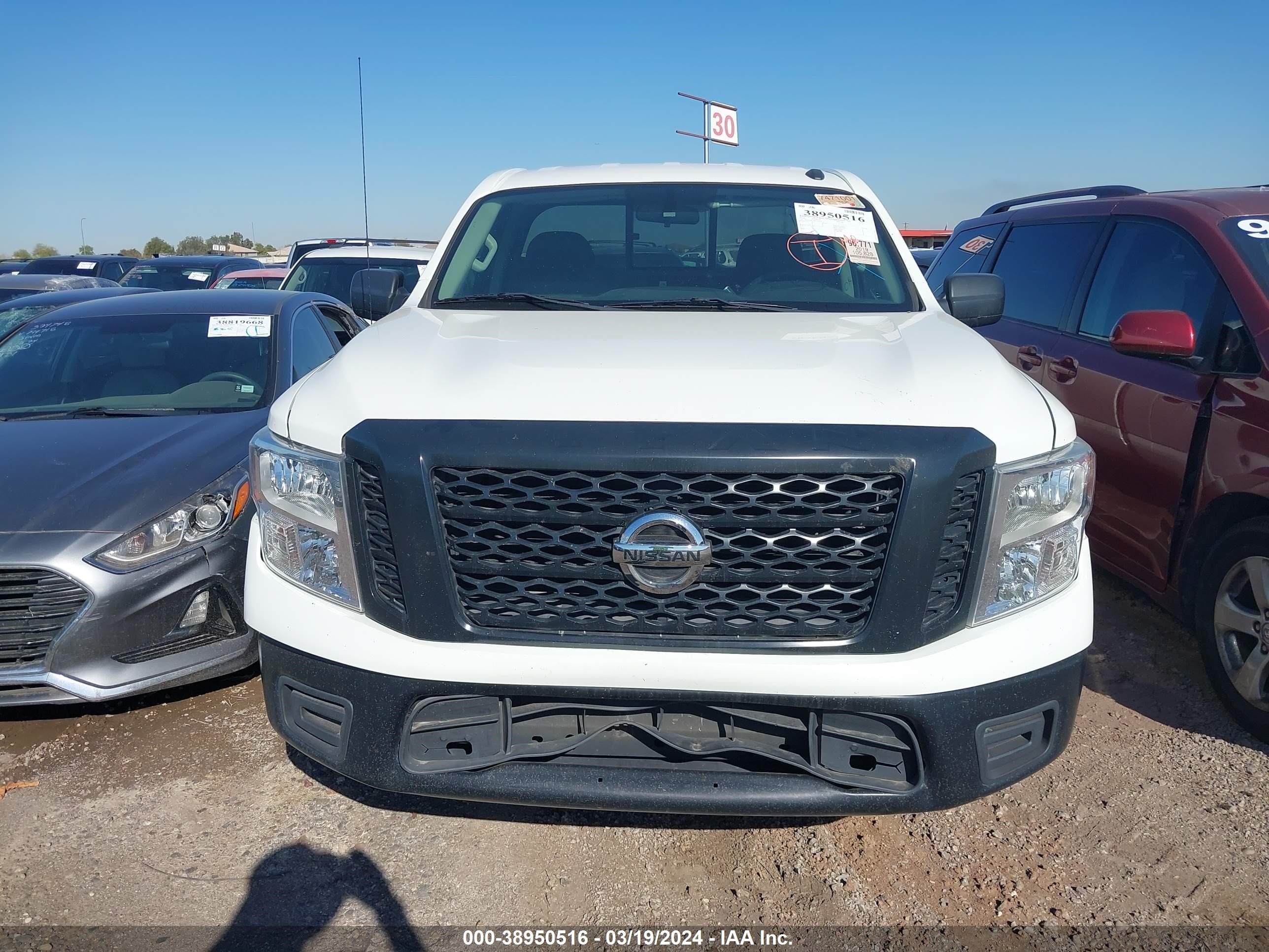 Photo 11 VIN: 1N6AA1R74KN518395 - NISSAN TITAN 