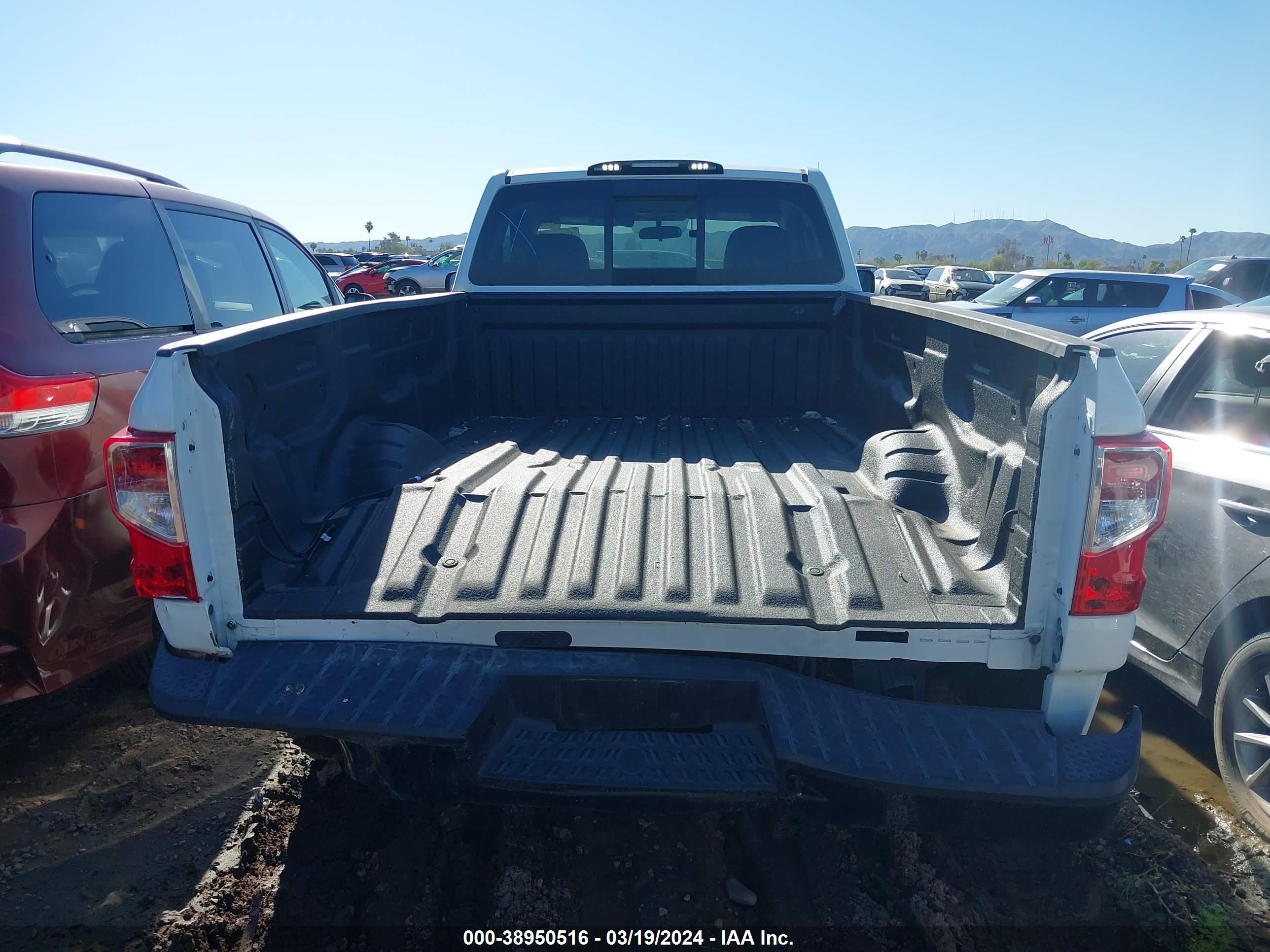 Photo 15 VIN: 1N6AA1R74KN518395 - NISSAN TITAN 