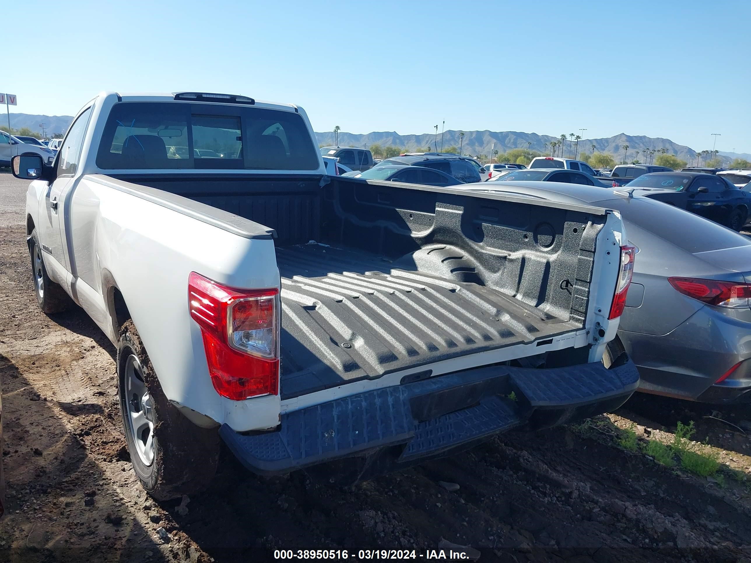 Photo 2 VIN: 1N6AA1R74KN518395 - NISSAN TITAN 