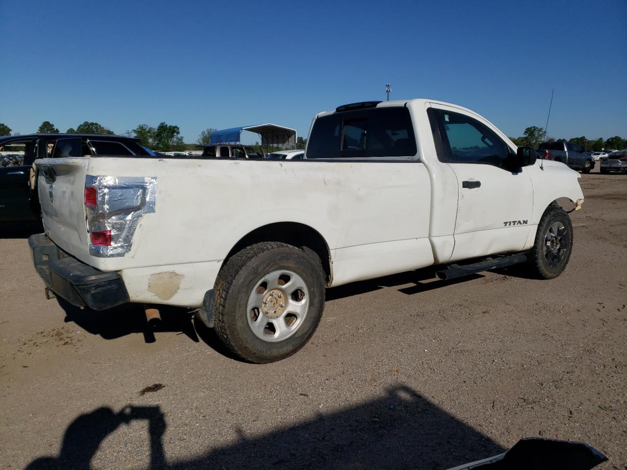 Photo 2 VIN: 1N6AA1R7XHN571868 - NISSAN TITAN 