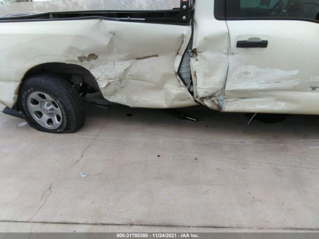 Photo 5 VIN: 1N6AA1R7XKN517090 - NISSAN TITAN 