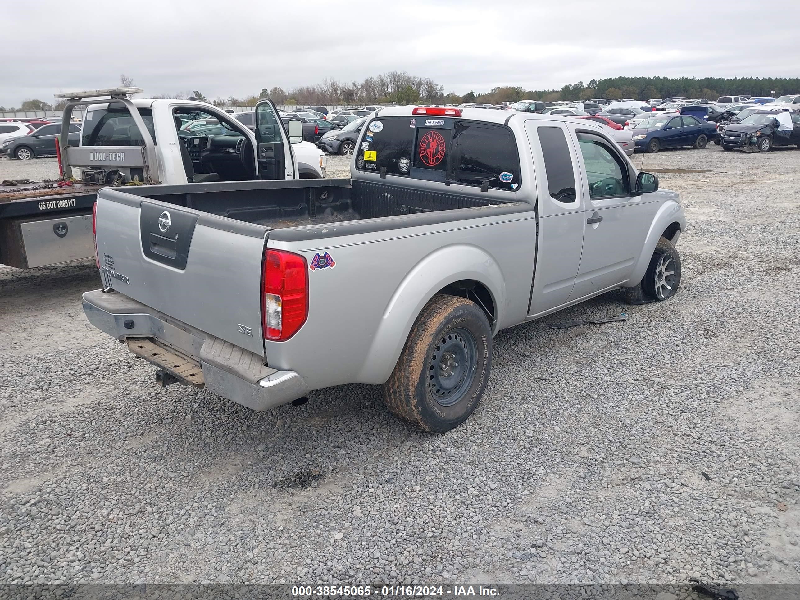 Photo 3 VIN: 1N6AD06U99C420223 - NISSAN NAVARA (FRONTIER) 