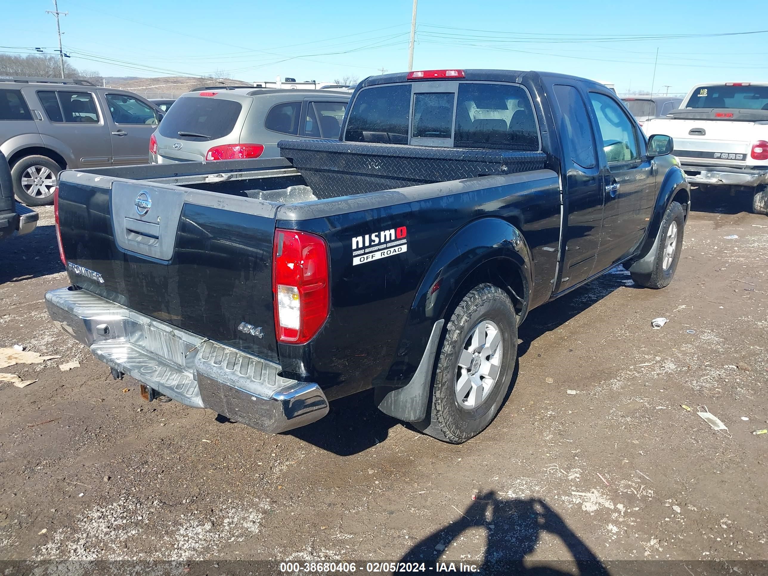 Photo 3 VIN: 1N6AD06W38C411405 - NISSAN NAVARA (FRONTIER) 