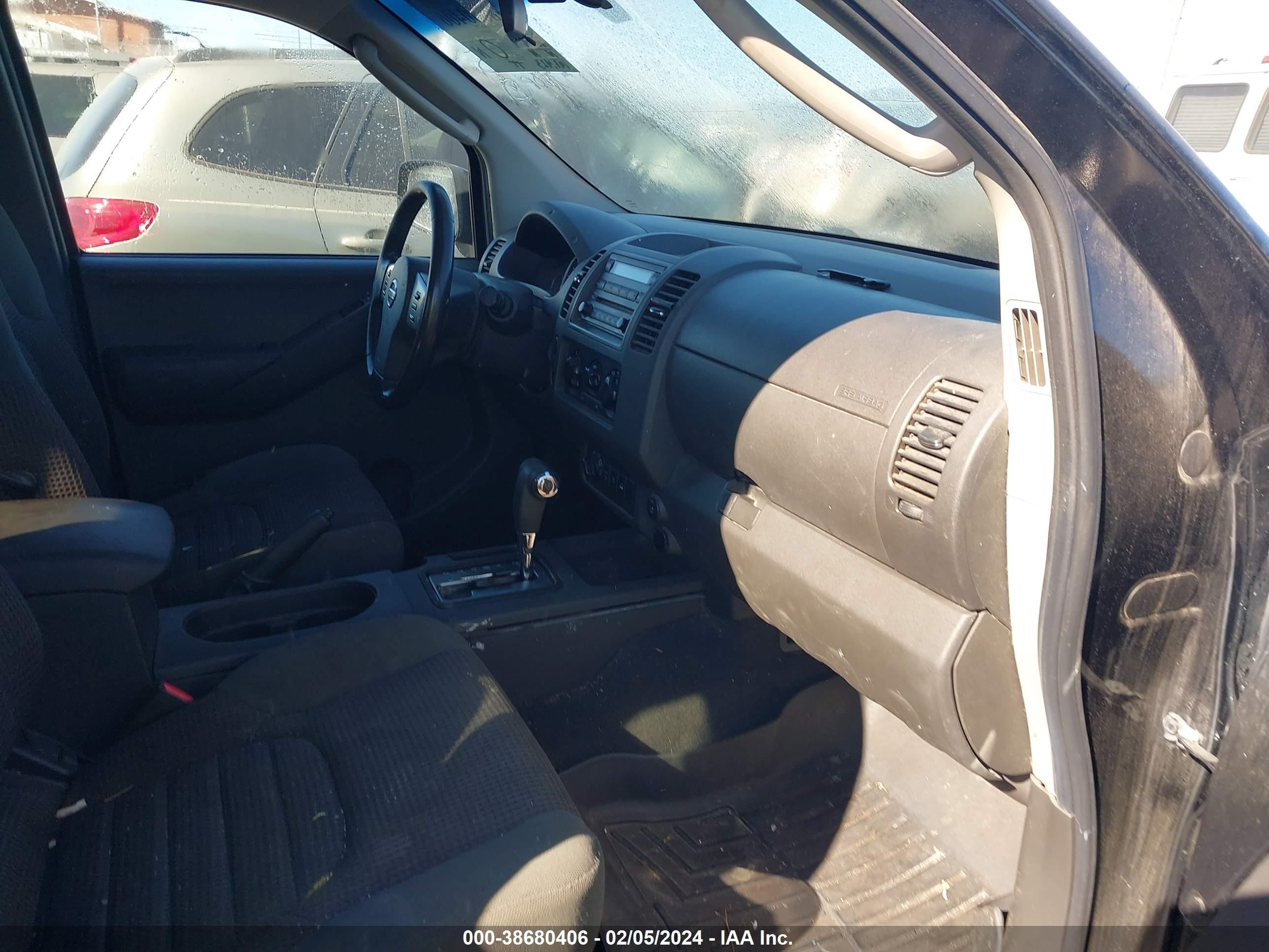 Photo 4 VIN: 1N6AD06W38C411405 - NISSAN NAVARA (FRONTIER) 