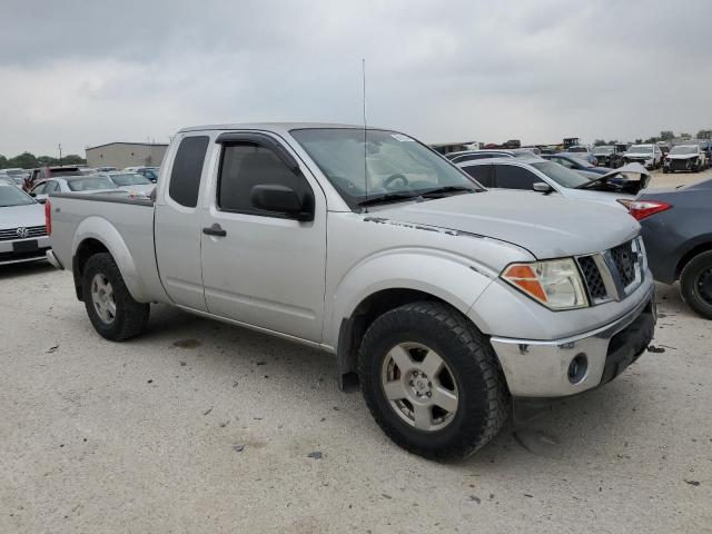 Photo 3 VIN: 1N6AD06W75C448260 - NISSAN FRONTIER 