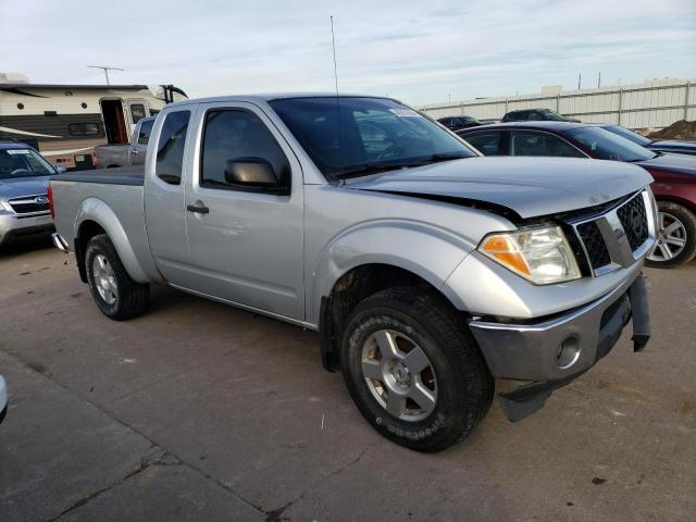 Photo 3 VIN: 1N6AD06WX8C445566 - NISSAN FRONTIER 