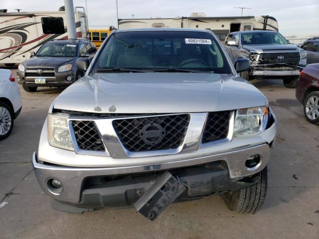 Photo 4 VIN: 1N6AD06WX8C445566 - NISSAN FRONTIER 