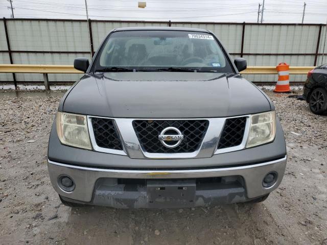 Photo 4 VIN: 1N6AD07U15C461745 - NISSAN FRONTIER C 