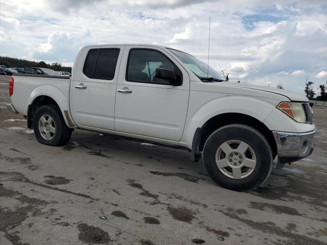 Photo 3 VIN: 1N6AD07U18C423730 - NISSAN FRONTIER C 