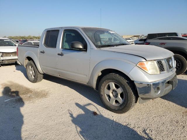 Photo 3 VIN: 1N6AD07U48C412401 - NISSAN FRONTIER C 