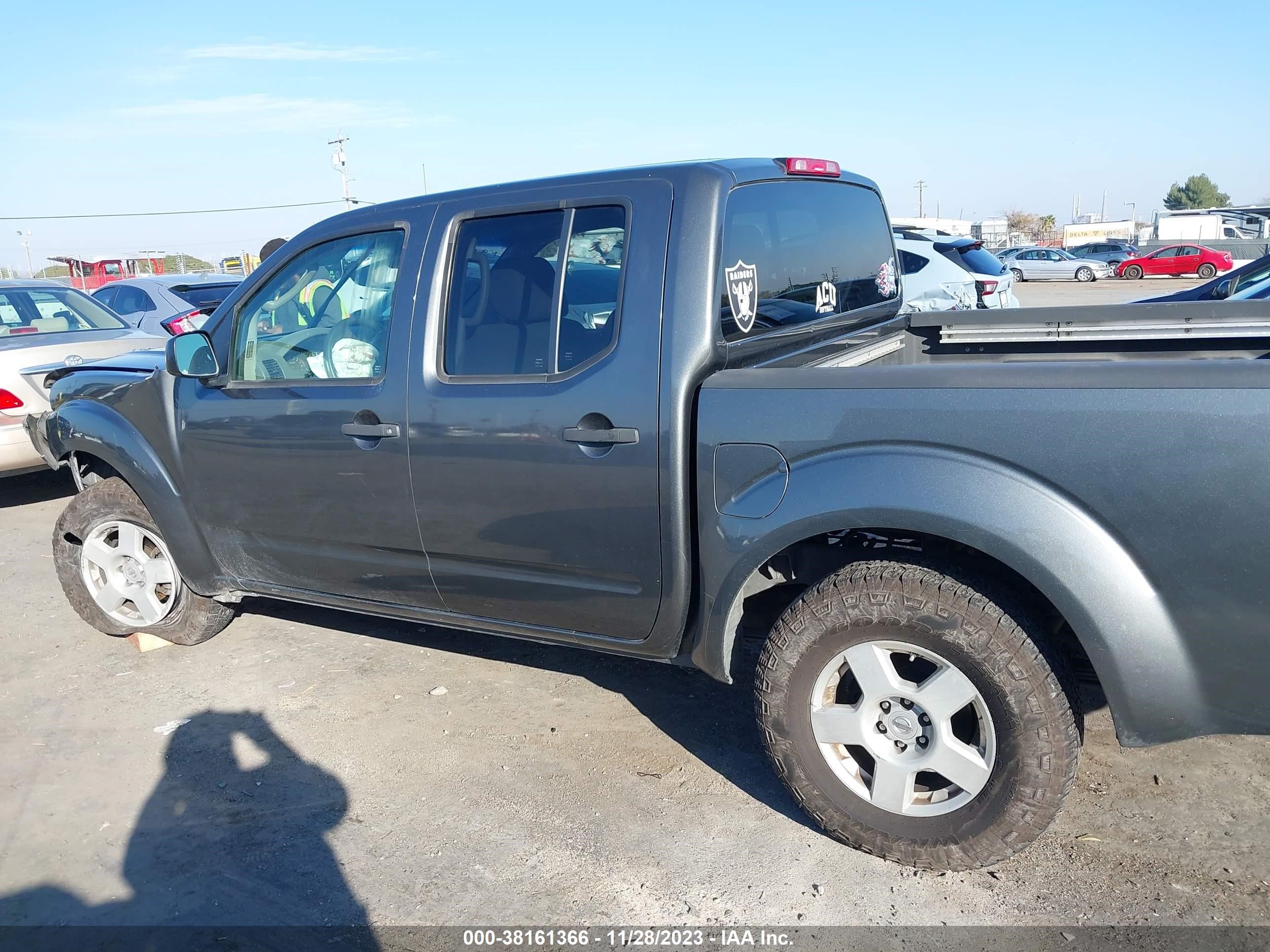 Photo 13 VIN: 1N6AD07U66C413577 - NISSAN NAVARA (FRONTIER) 