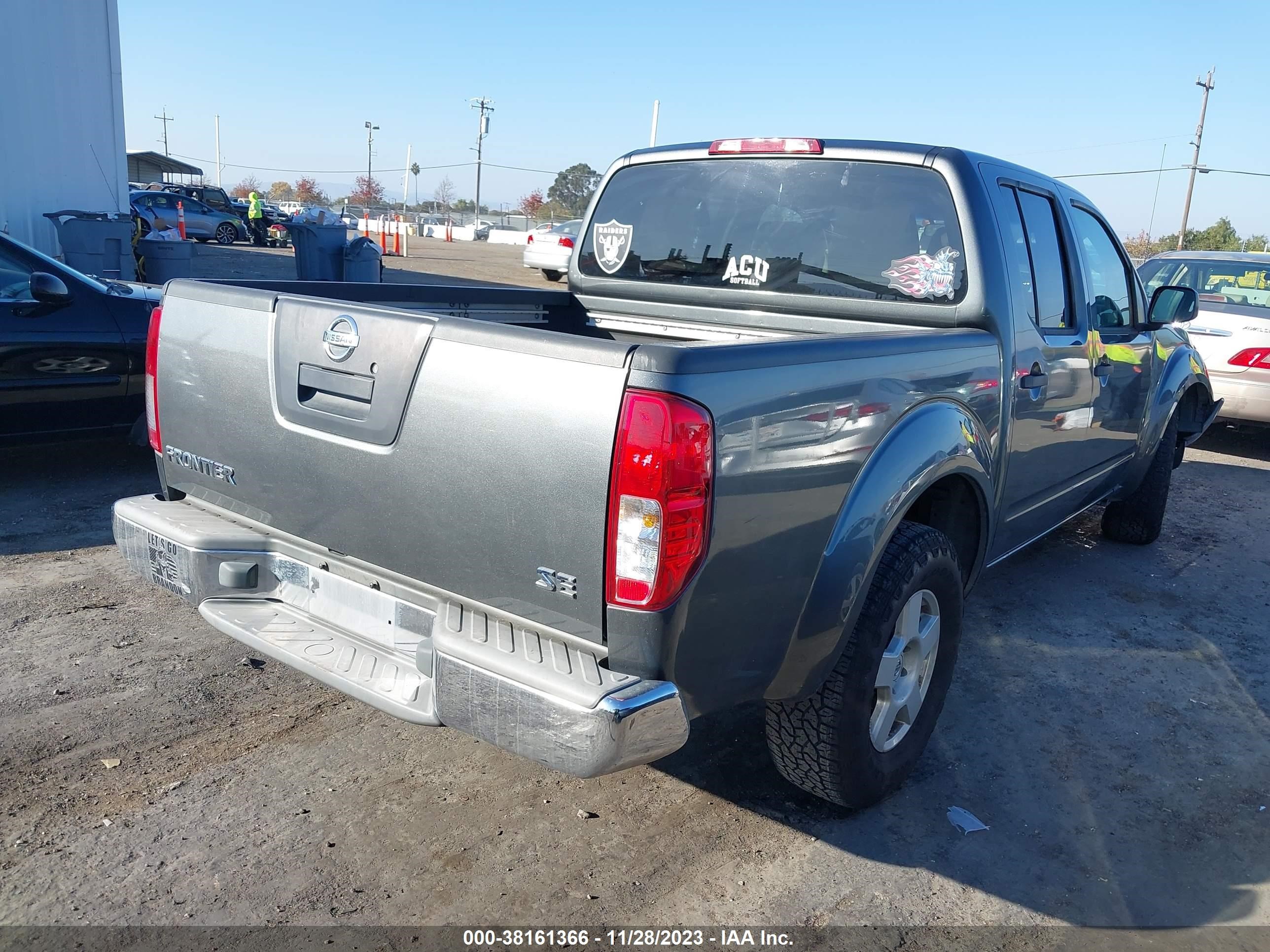 Photo 3 VIN: 1N6AD07U66C413577 - NISSAN NAVARA (FRONTIER) 