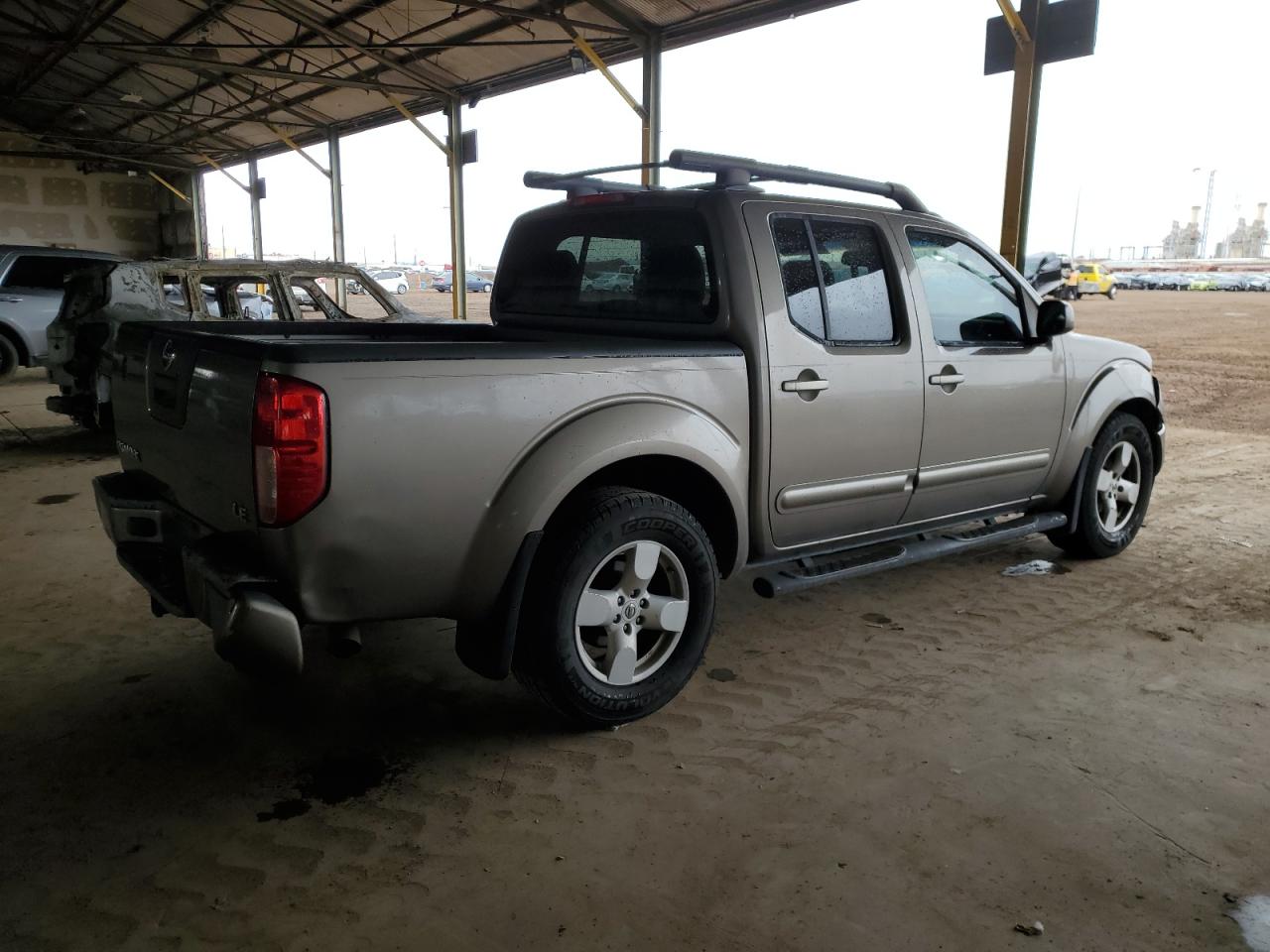 Photo 2 VIN: 1N6AD07U86C411880 - NISSAN NAVARA (FRONTIER) 