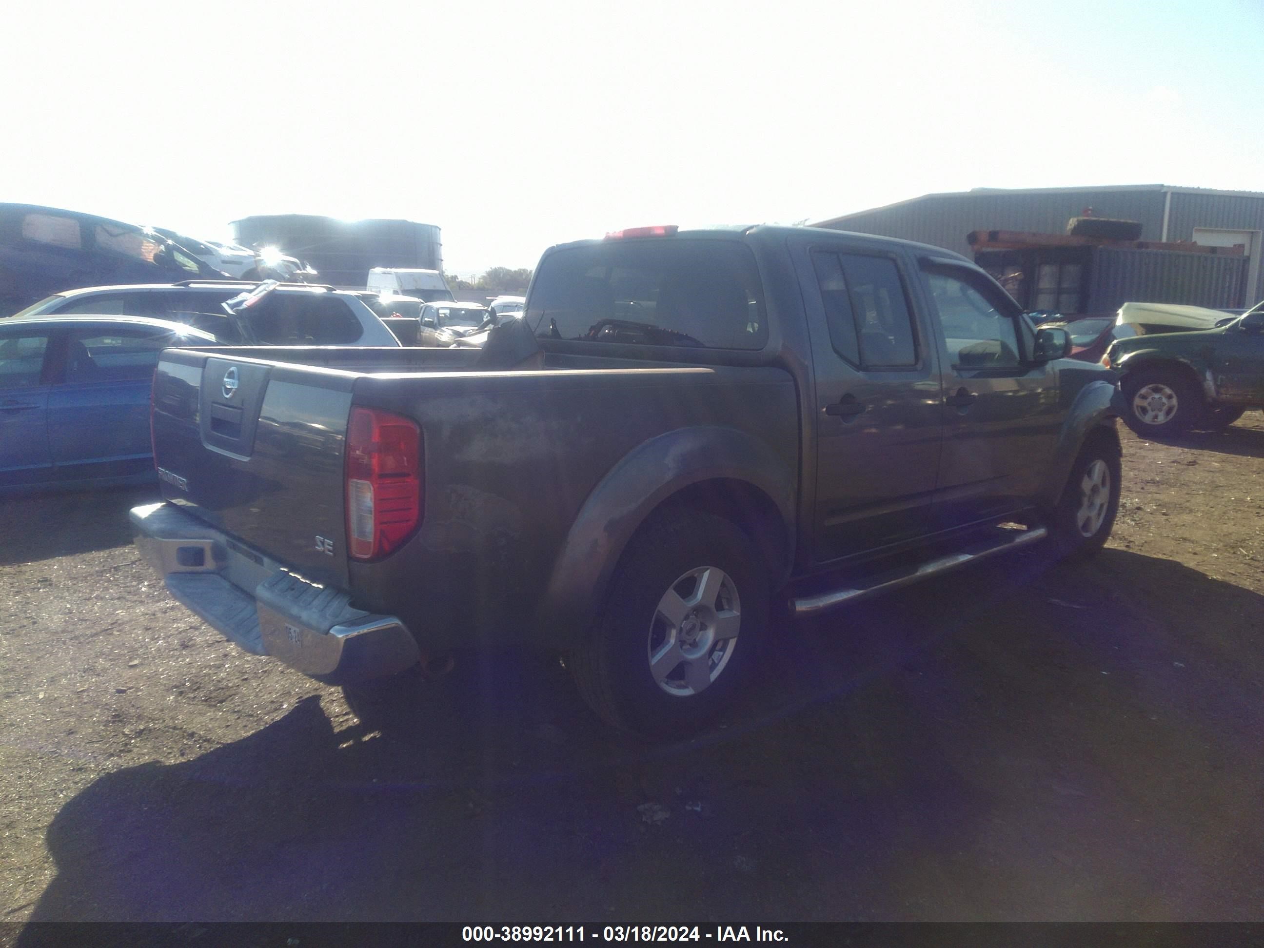 Photo 3 VIN: 1N6AD07U86C437752 - NISSAN NAVARA (FRONTIER) 