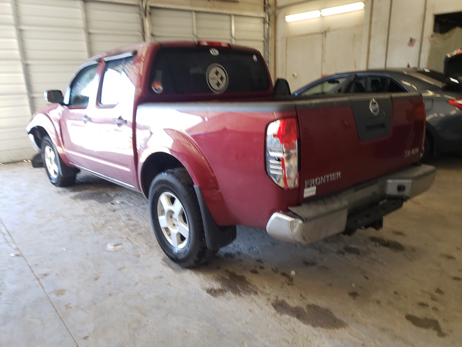 Photo 2 VIN: 1N6AD07W17C444769 - NISSAN FRONTIER C 