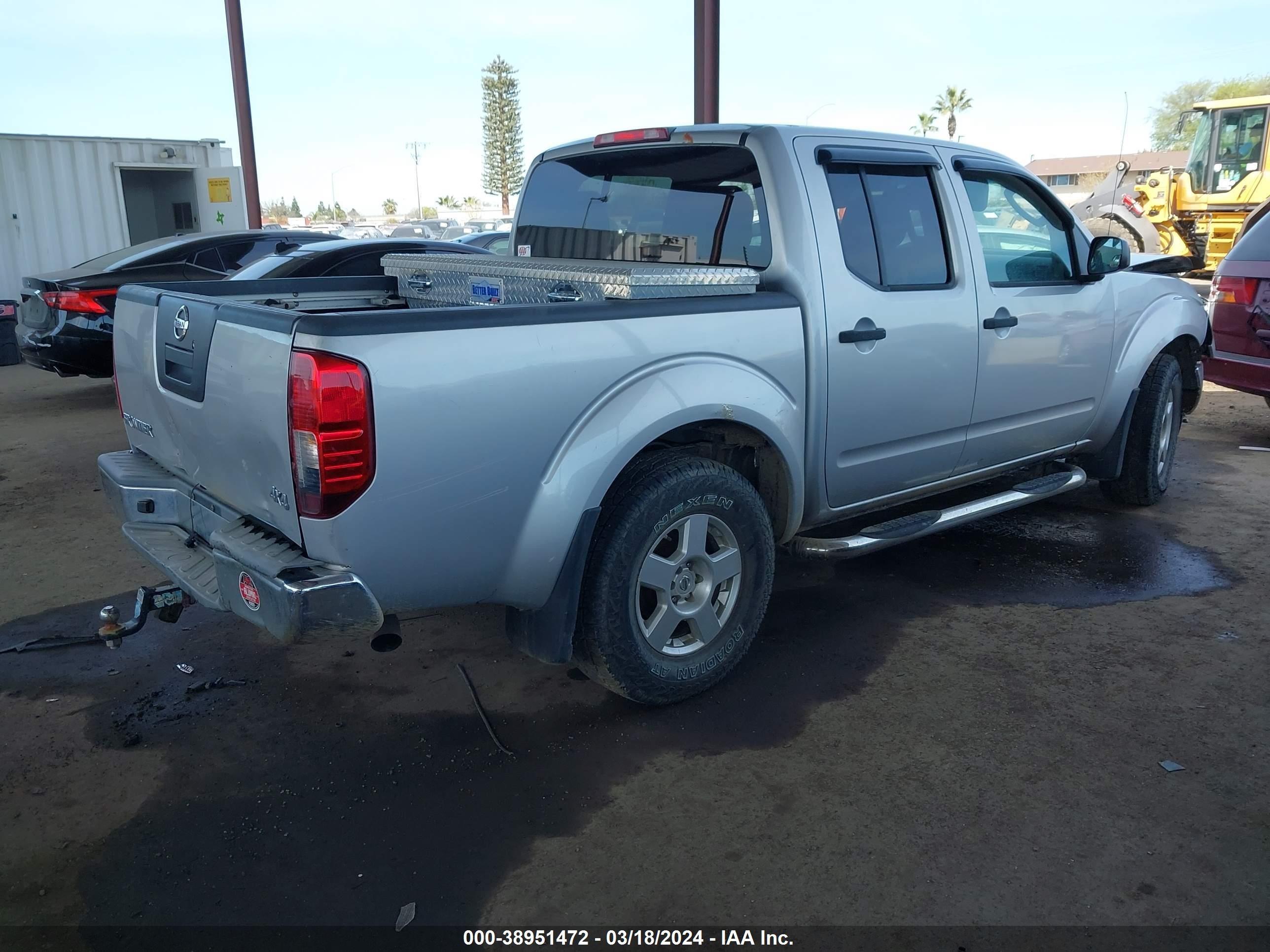 Photo 3 VIN: 1N6AD07W46C472774 - NISSAN NAVARA (FRONTIER) 