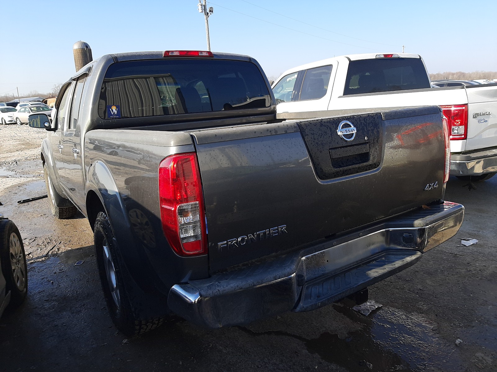 Photo 2 VIN: 1N6AD07W47C456074 - NISSAN FRONTIER C 