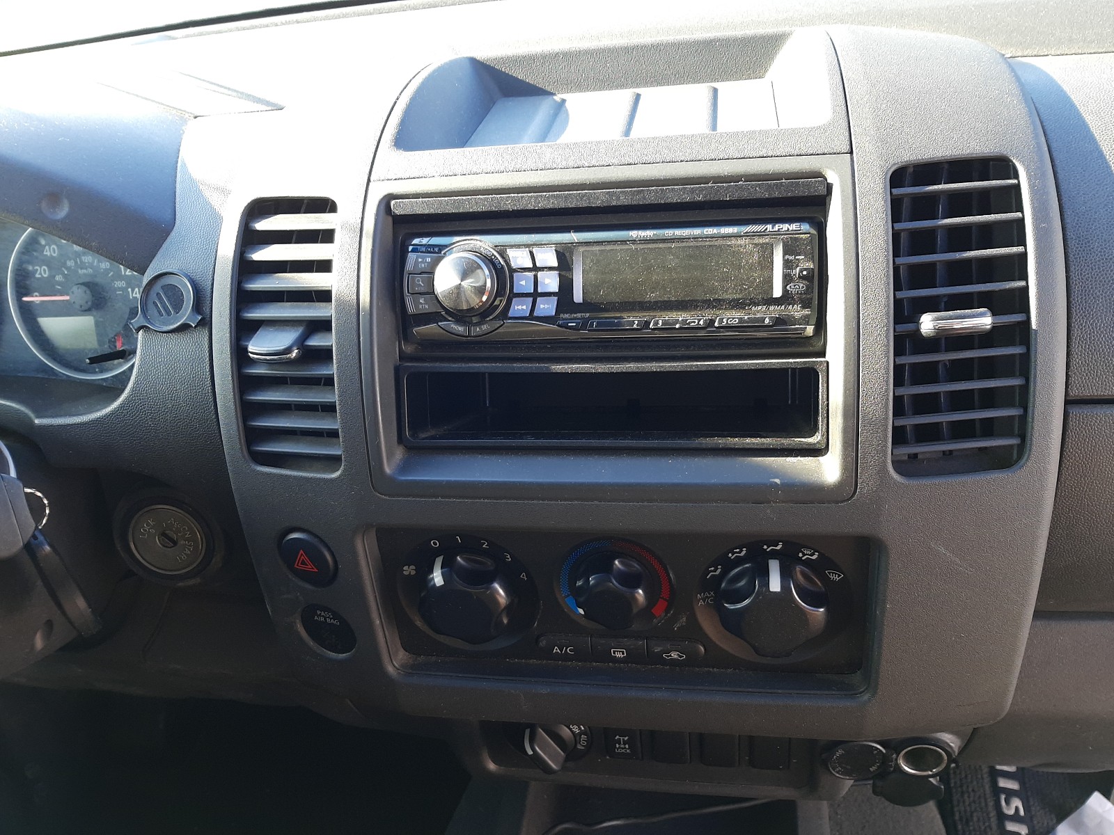 Photo 8 VIN: 1N6AD07W47C456074 - NISSAN FRONTIER C 