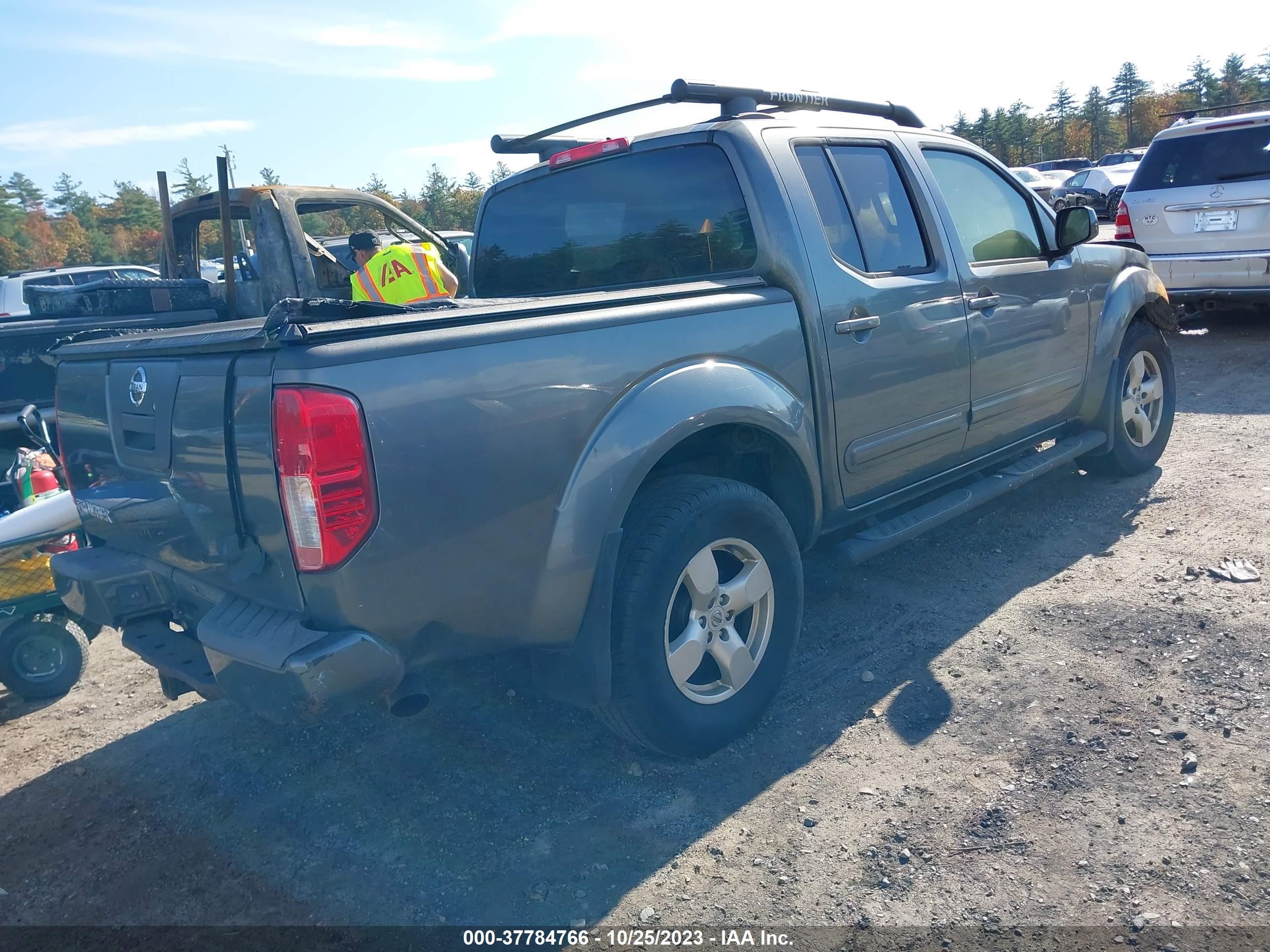 Photo 3 VIN: 1N6AD07W66C474672 - NISSAN NAVARA (FRONTIER) 