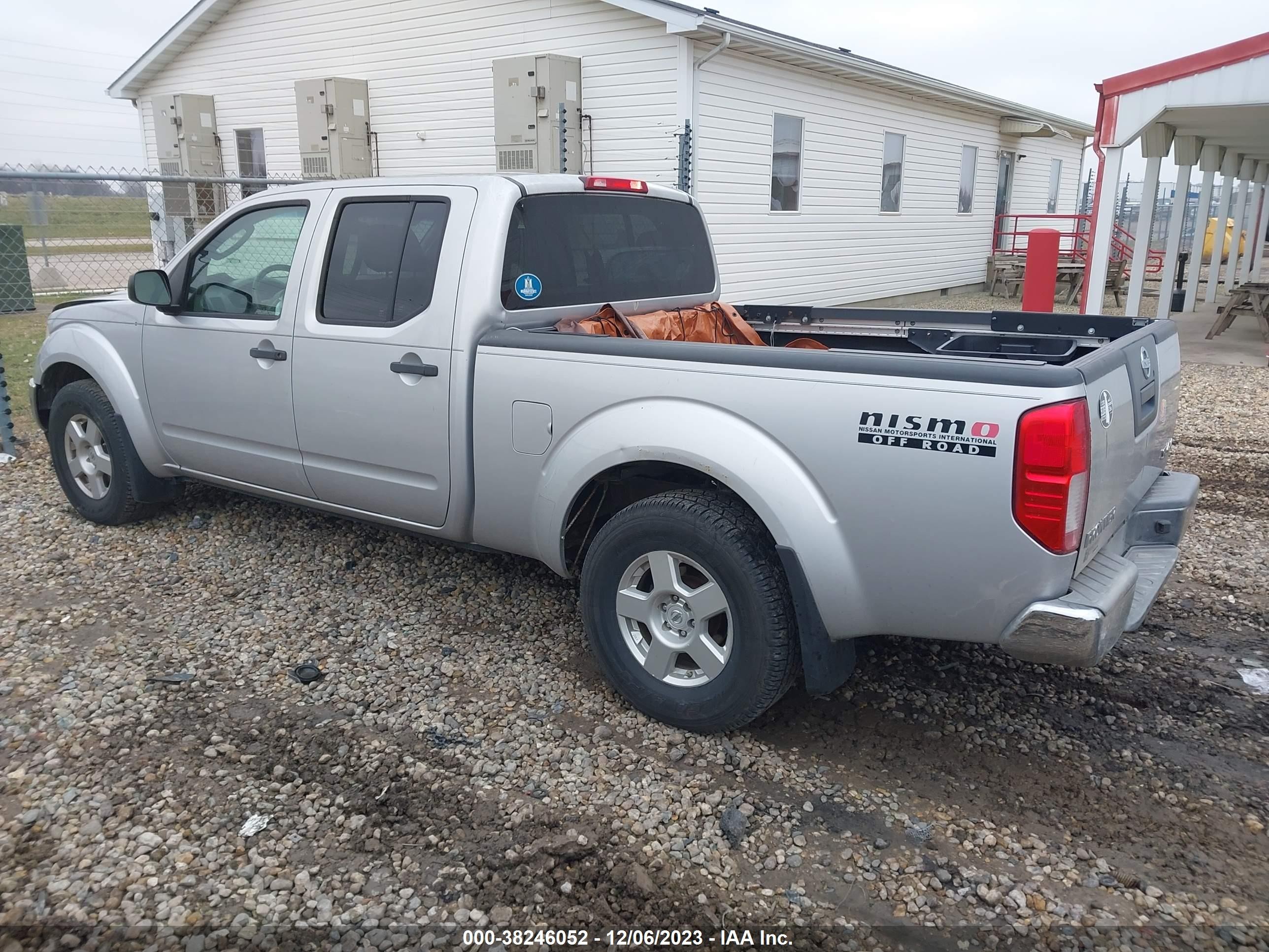 Photo 2 VIN: 1N6AD09W48C430119 - NISSAN NAVARA (FRONTIER) 