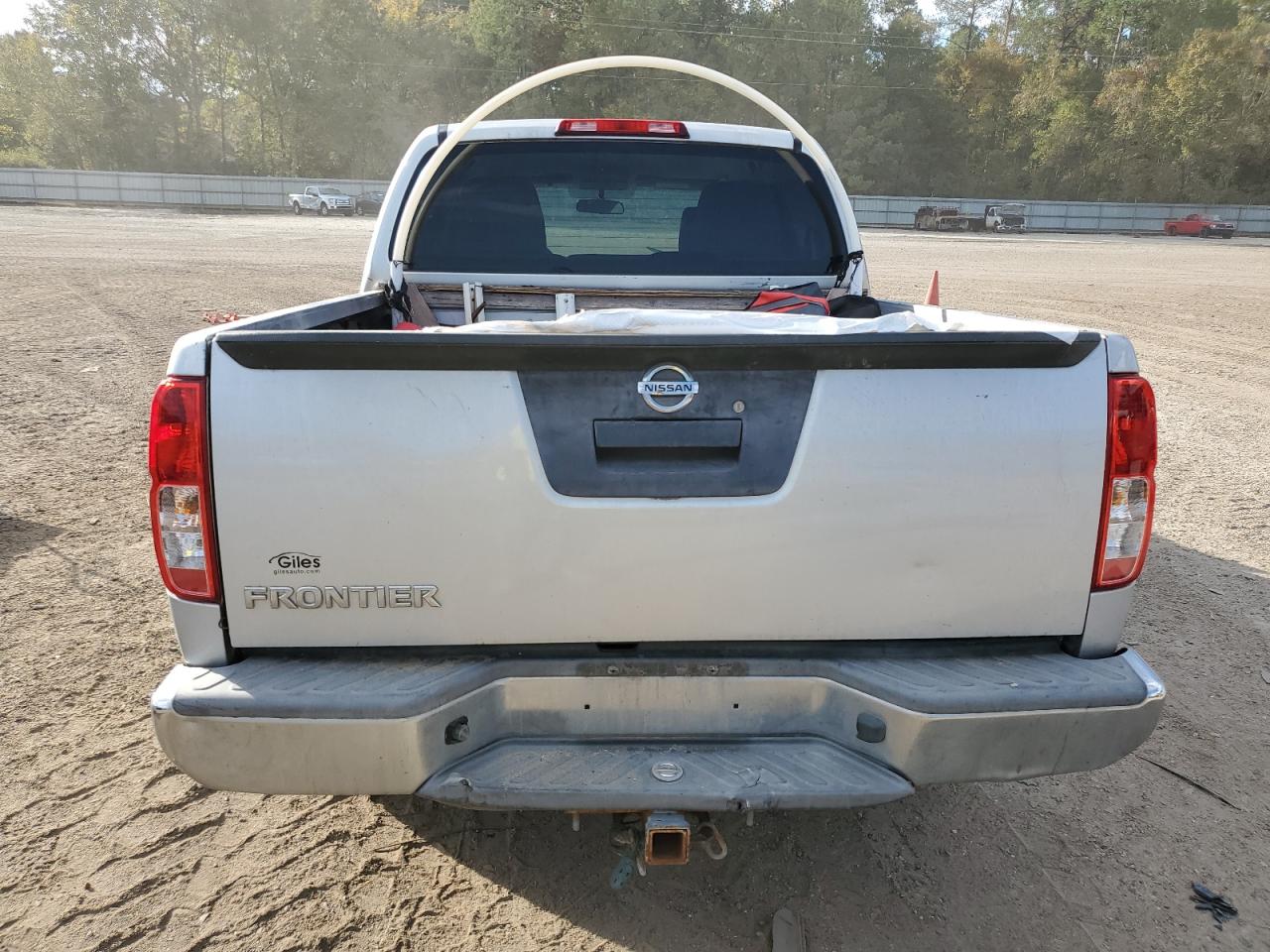 Photo 5 VIN: 1N6AD0ER0FN727440 - NISSAN FRONTIER S 