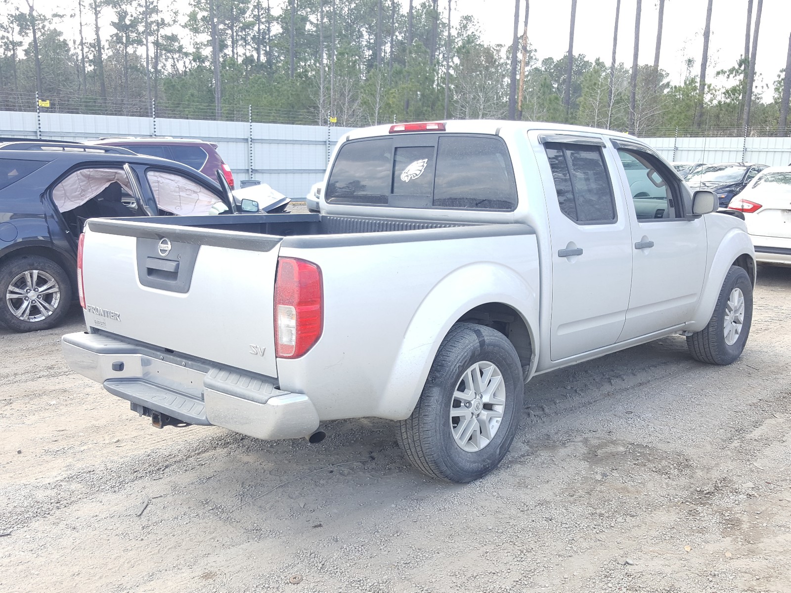 Photo 3 VIN: 1N6AD0ER1GN798230 - NISSAN FRONTIER S 