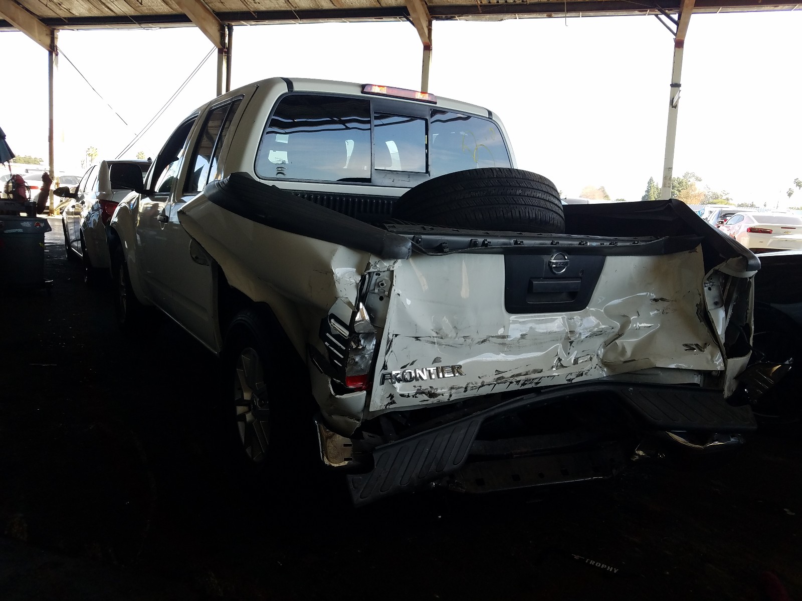 Photo 2 VIN: 1N6AD0ER1HN703666 - NISSAN FRONTIER S 