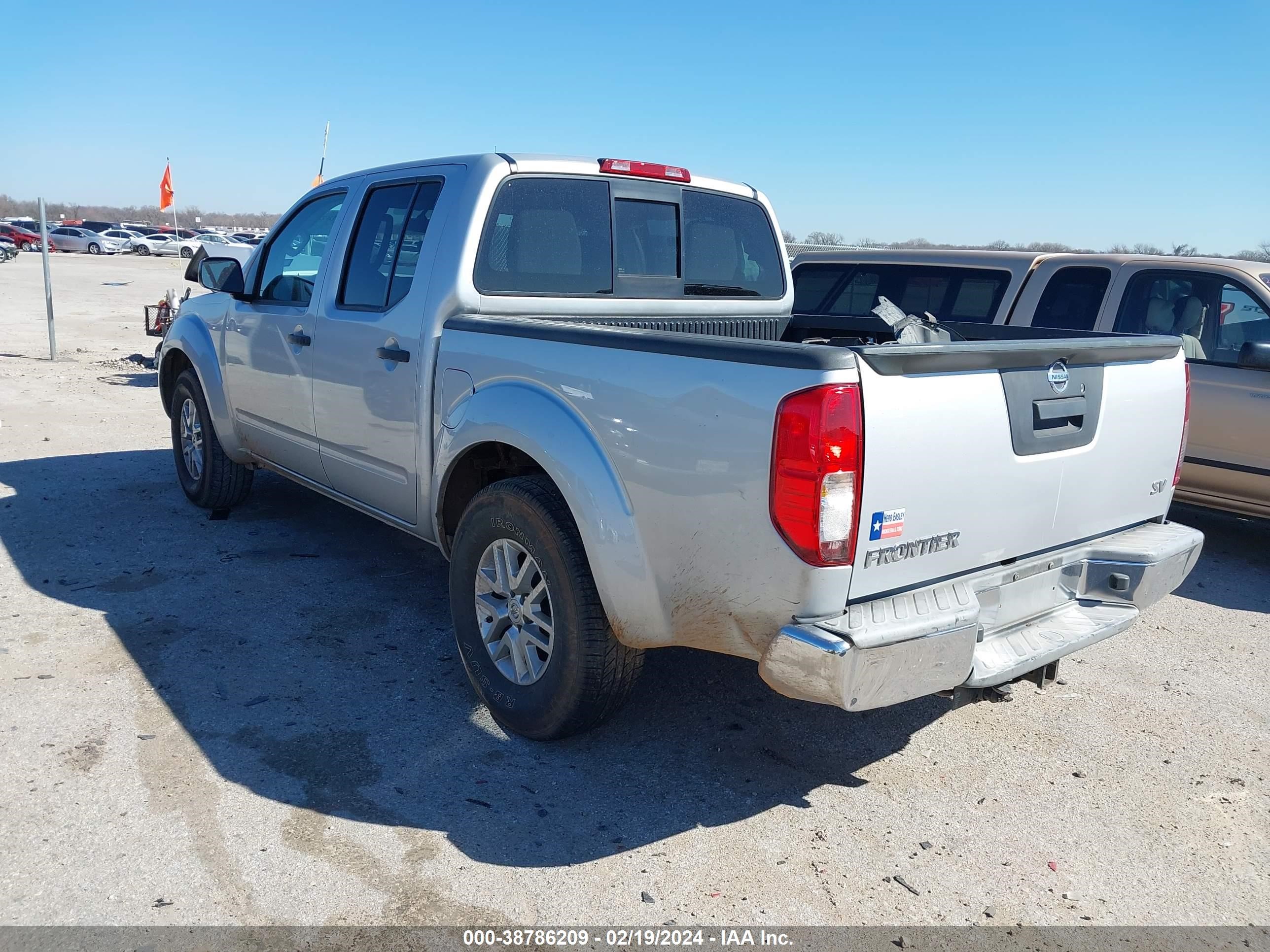 Photo 2 VIN: 1N6AD0ER9FN705310 - NISSAN NAVARA (FRONTIER) 