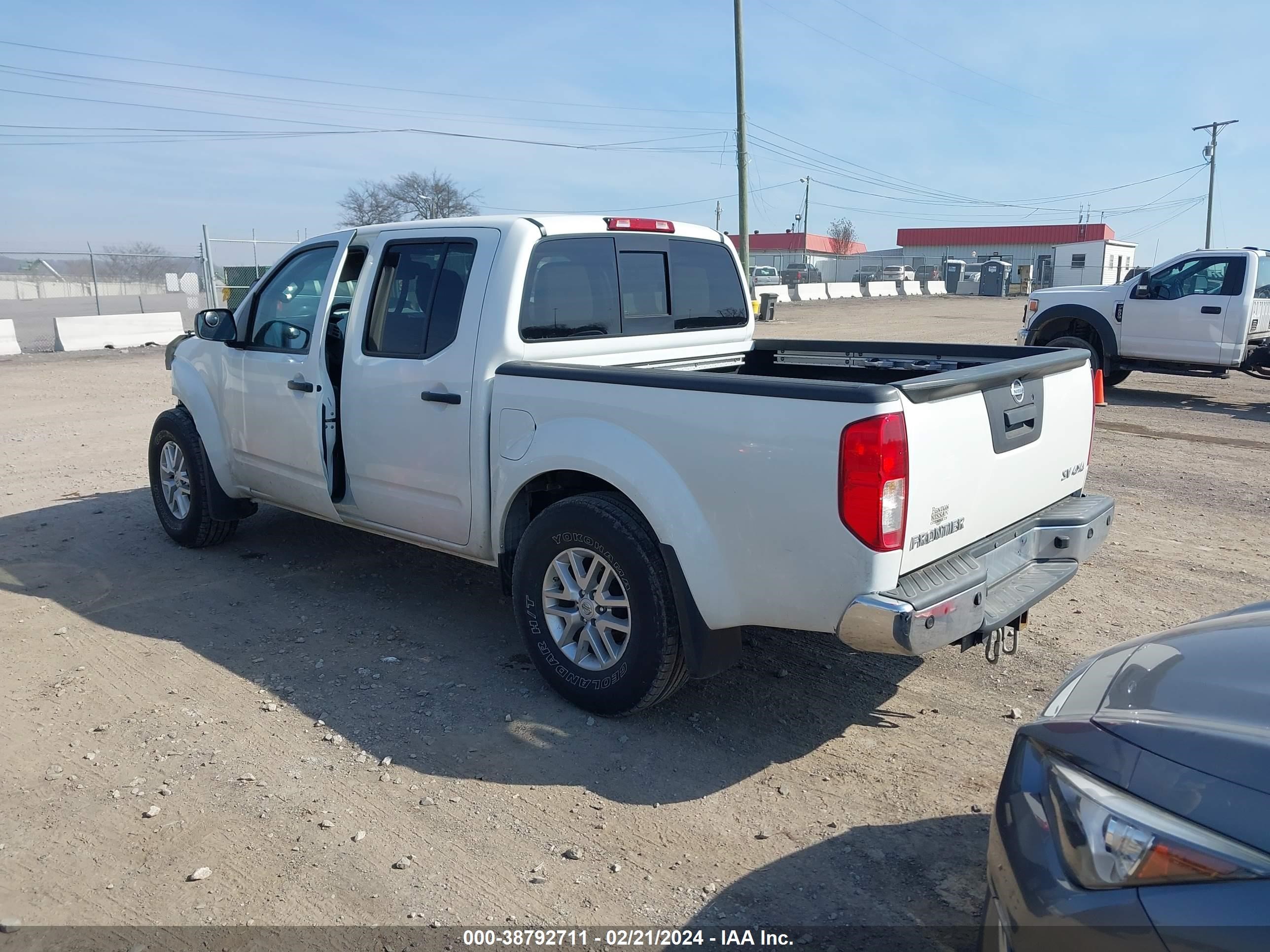 Photo 2 VIN: 1N6AD0EV0FN711543 - NISSAN NAVARA (FRONTIER) 