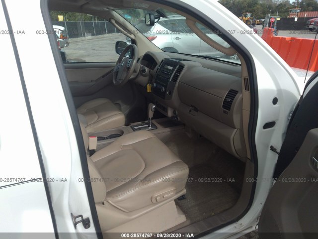 Photo 4 VIN: 1N6AD0EVXBC437452 - NISSAN FRONTIER 