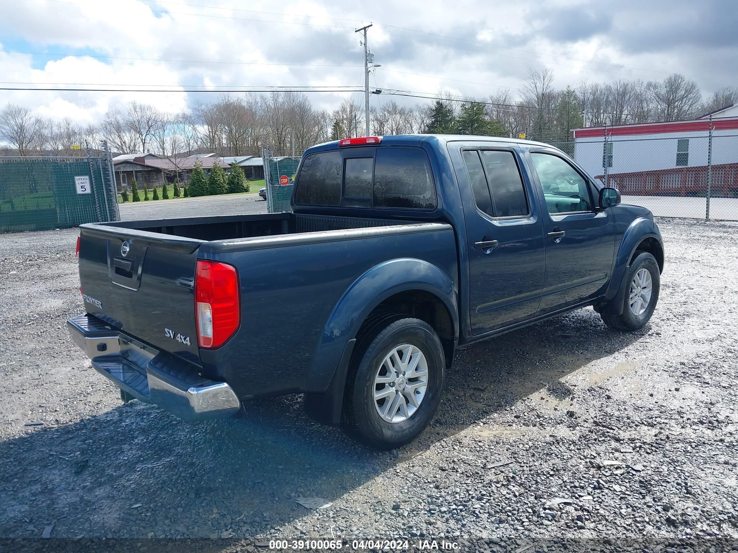 Photo 3 VIN: 1N6AD0EVXGN755776 - NISSAN FRONTIER 