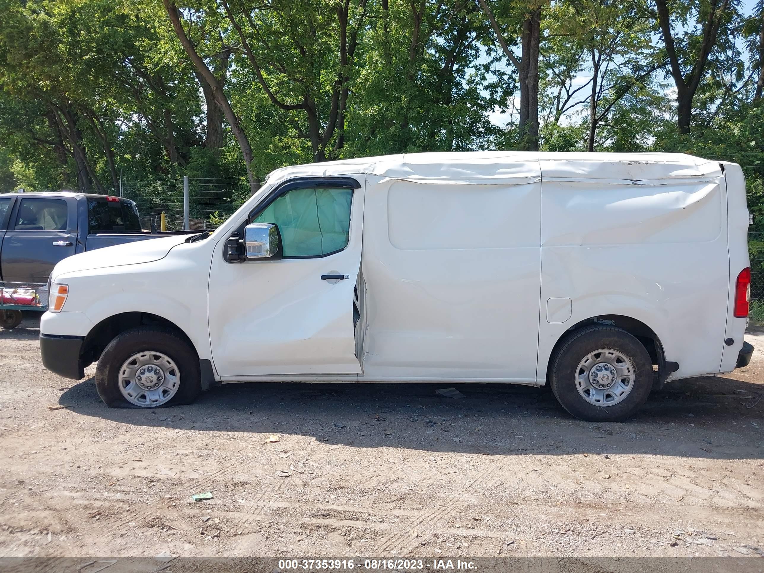 Photo 13 VIN: 1N6AF0KY7MN808504 - NISSAN NV 