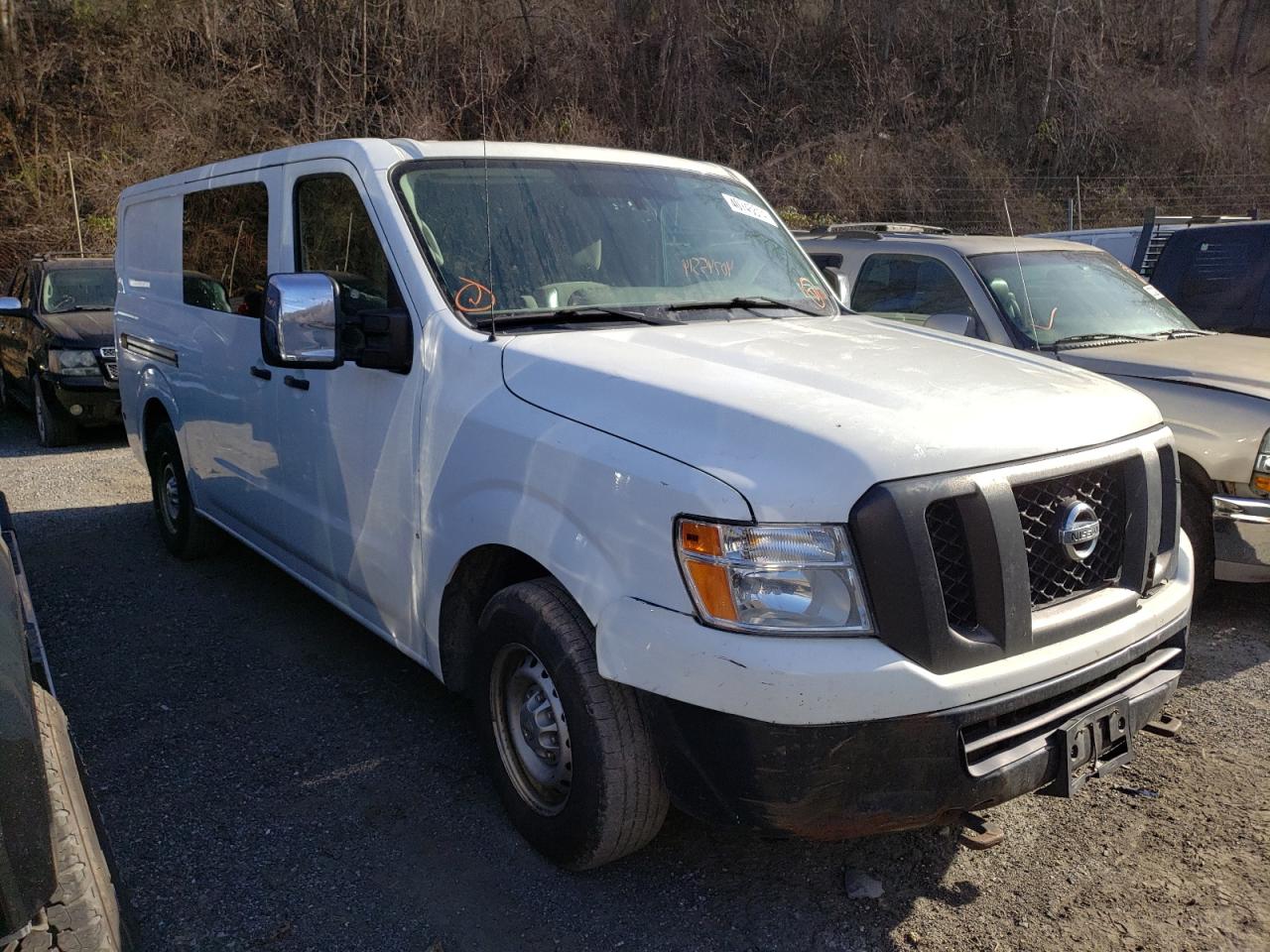 Photo 3 VIN: 1N6AF0KY8GN800013 - NISSAN NV 