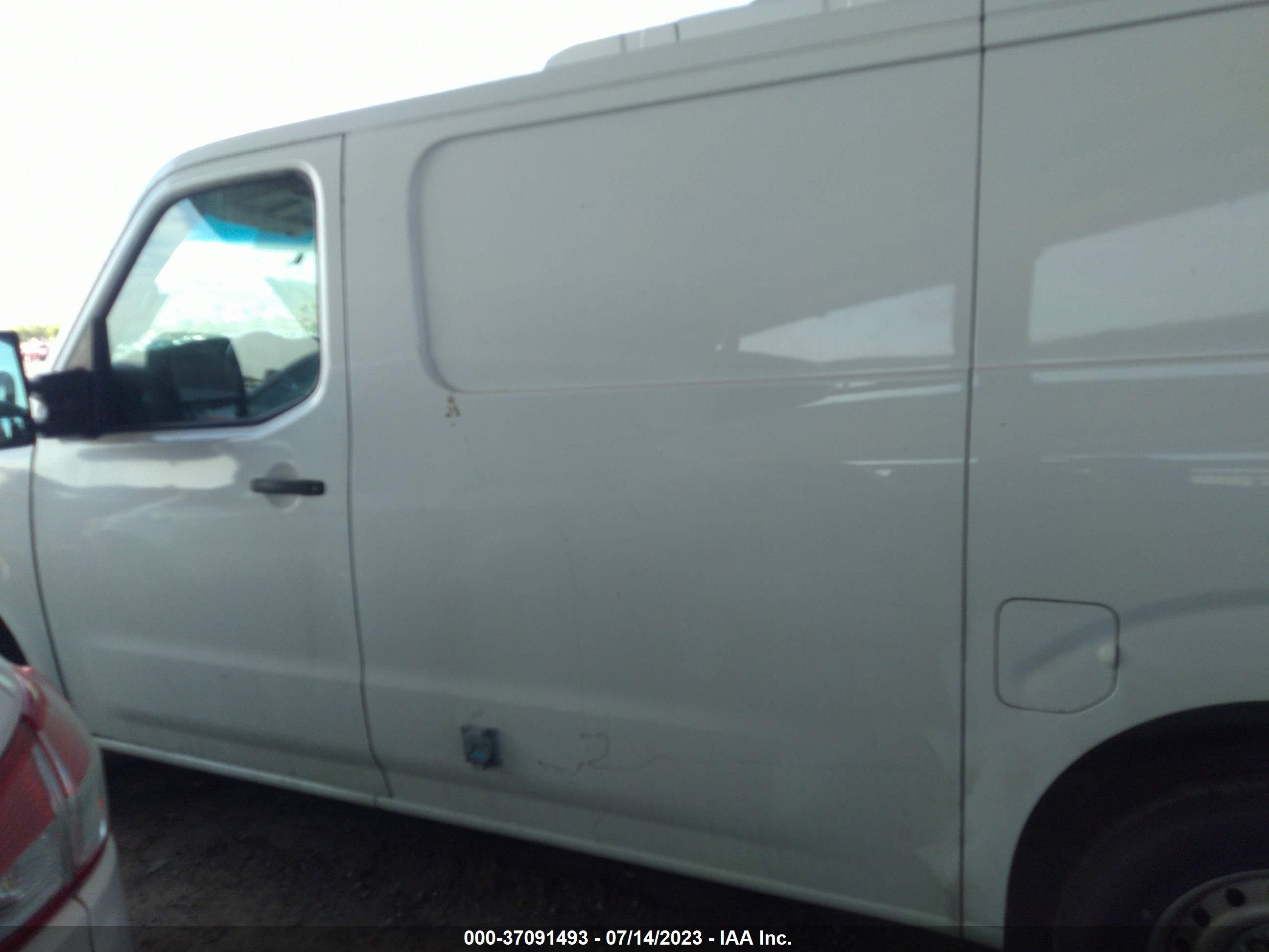 Photo 13 VIN: 1N6AF0KY8GN808824 - NISSAN NV 