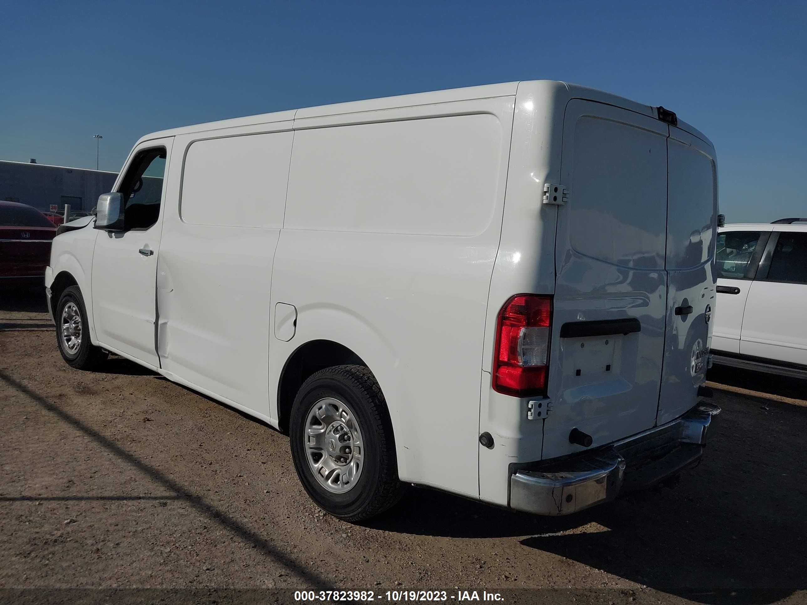 Photo 2 VIN: 1N6AF0KYXGN808467 - NISSAN NV 