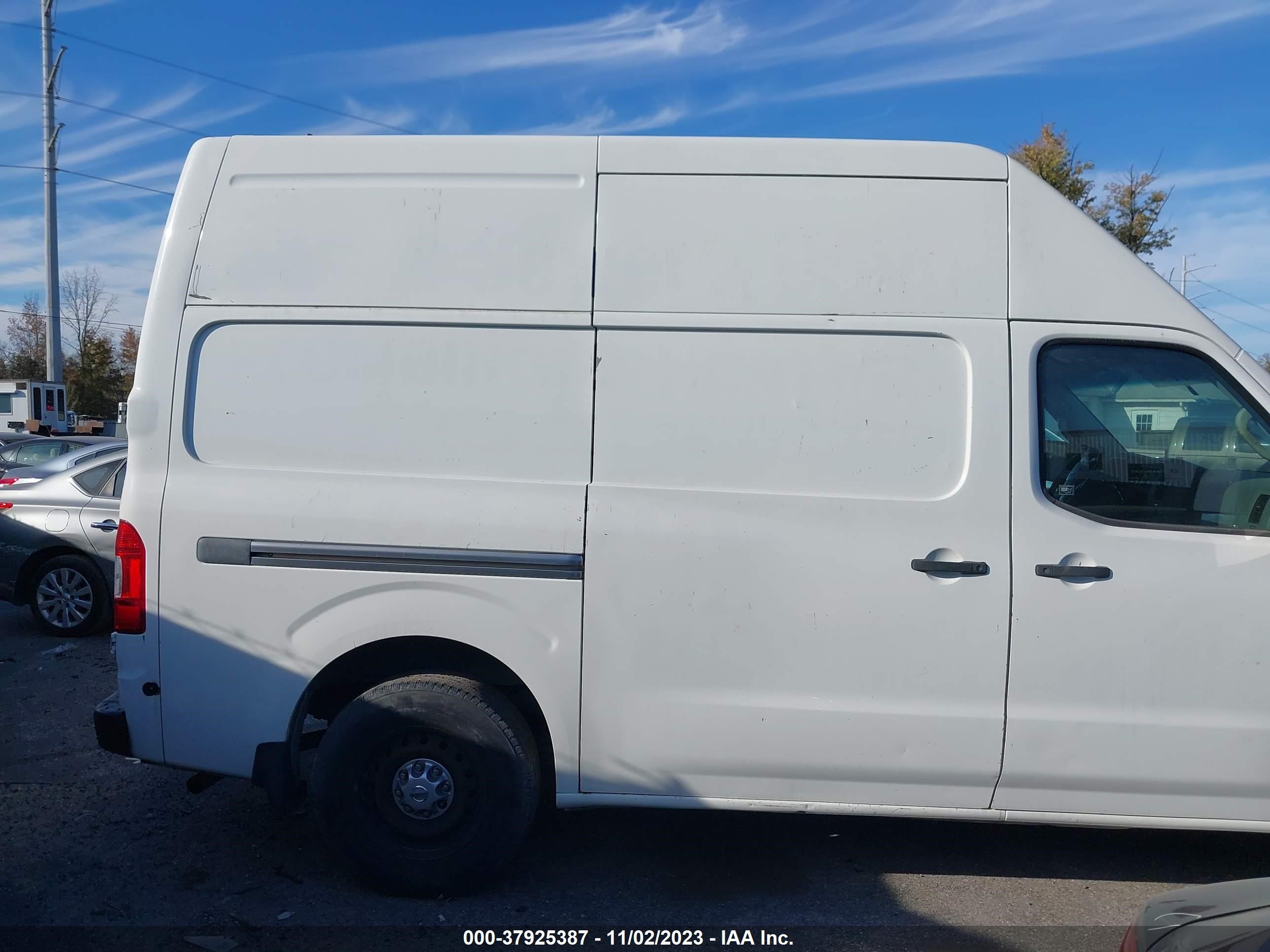 Photo 13 VIN: 1N6AF0LX7DN108780 - NISSAN NV 